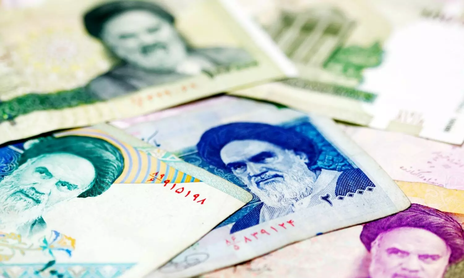 Irans currency falls to all-time low as Trump on verge of clinching US presidency Irans currency falls to all-time low as Trump on verge of clinching US presidency