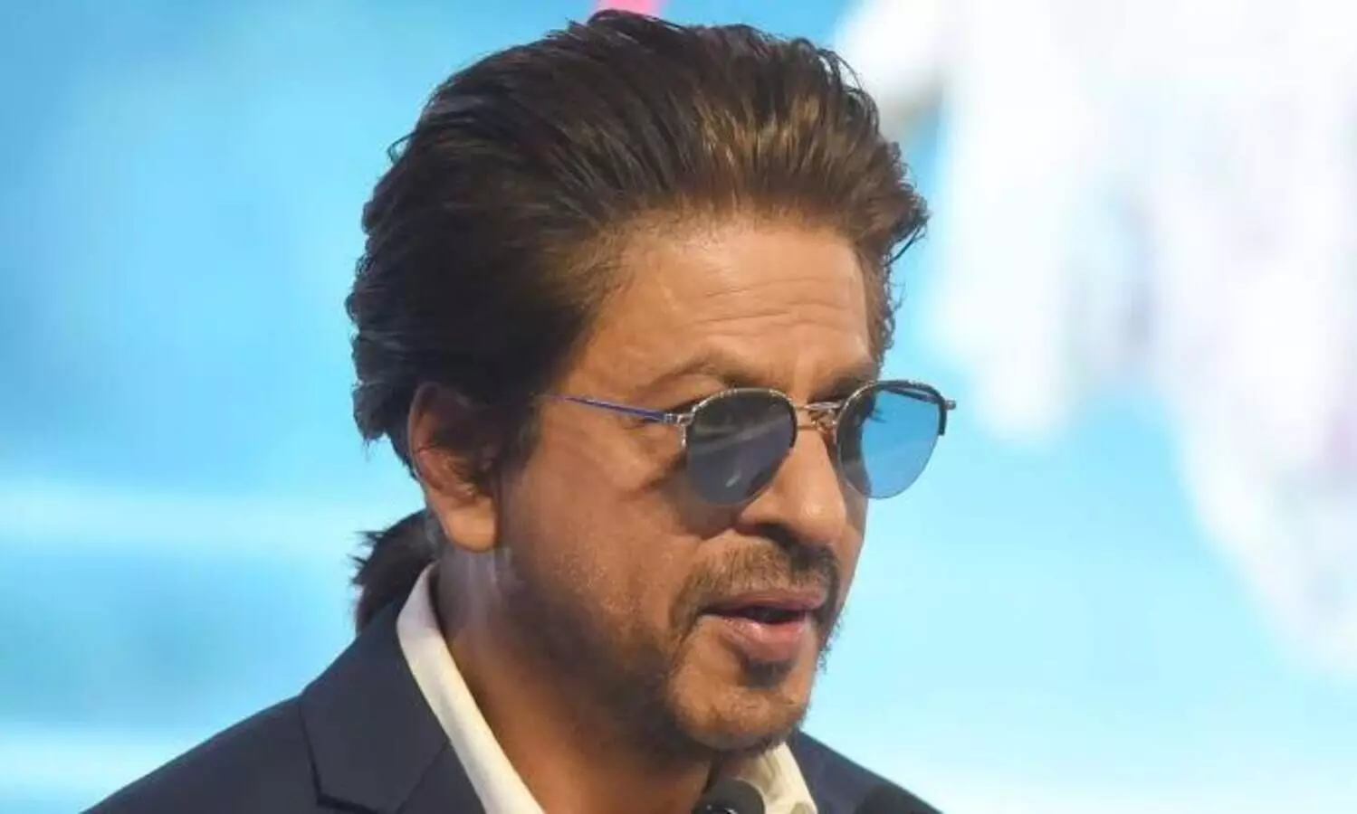 Shah Rukh Khan receives death threat, extortion case filed; Mumbai police summon Raipur man