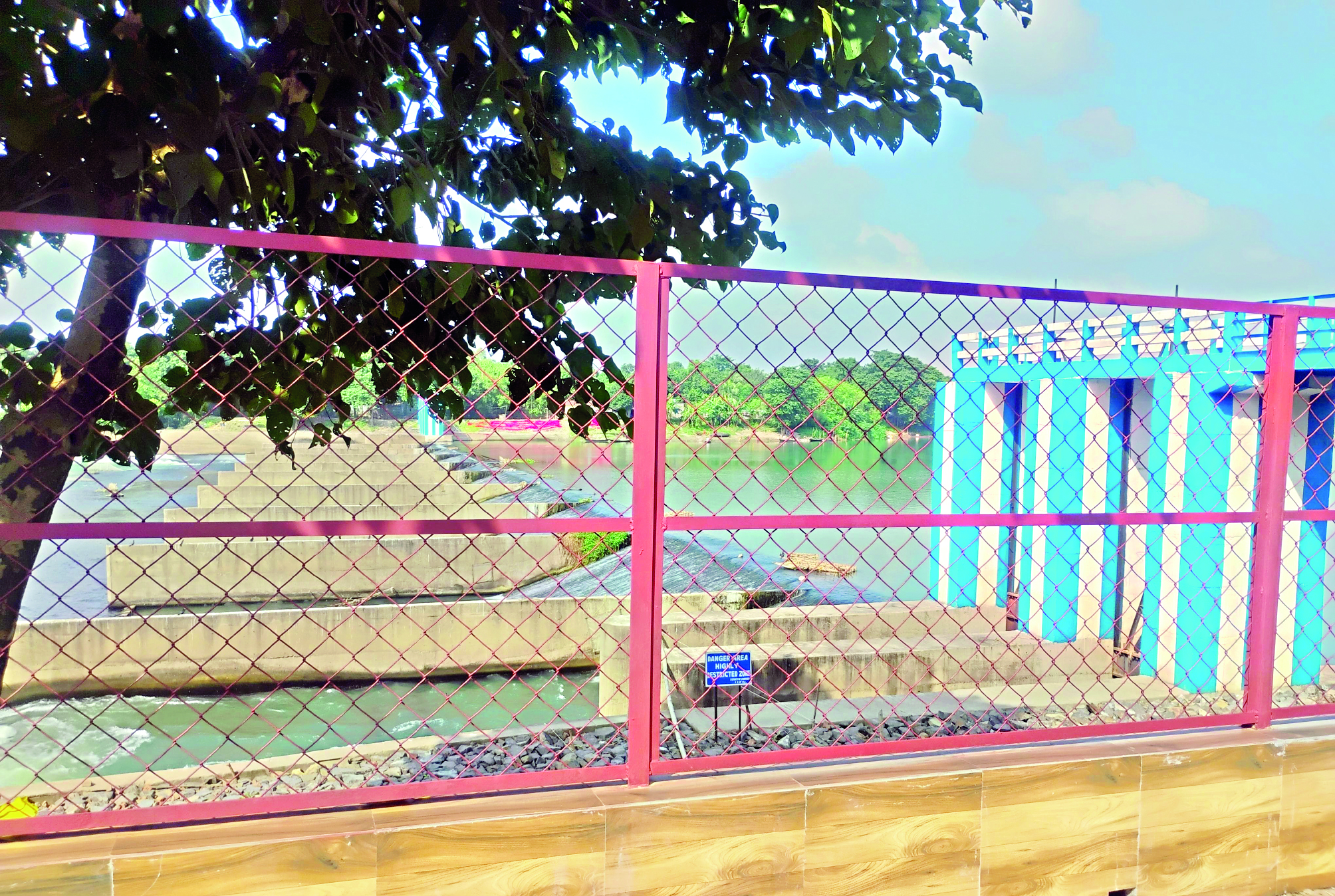 Railings & safety nets put up along Atreyee Check Dam to prevent accidents