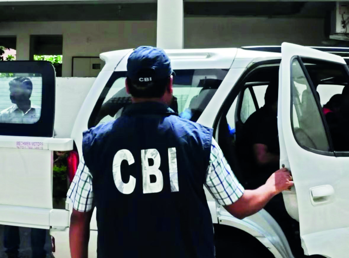 CBI arrests DUSIB legal officer for accepting Rs 5L bribe; Rs 3.79 cr cash seized in search CBI arrests DUSIB legal officer for accepting Rs 5L bribe; Rs 3.79 cr cash seized in search