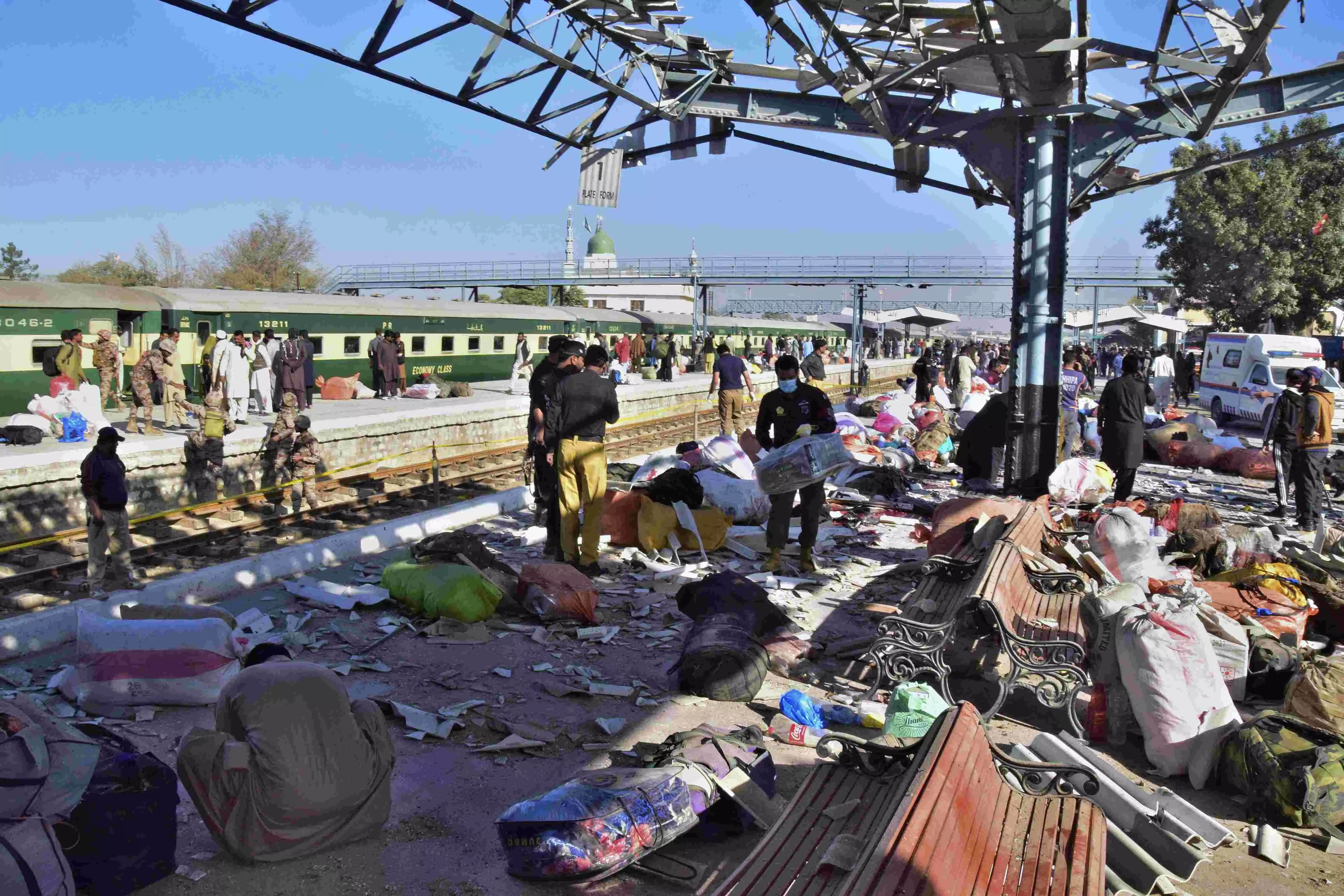 27 killed, 62 injured in suicide bombing at railway station in Pakistan