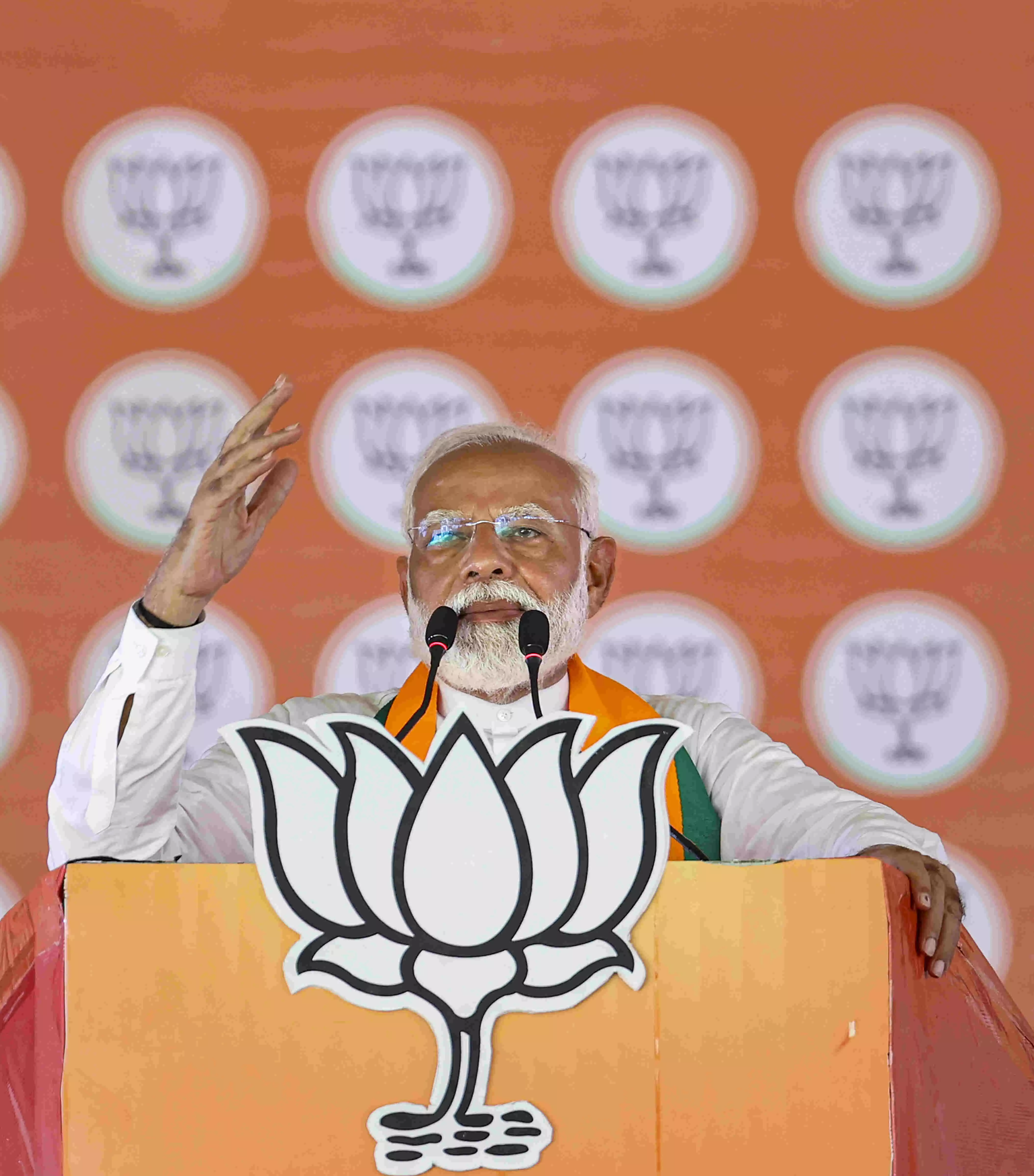 Ek rahoge toh safe rahoge: PM alleges Congress-JMM pitting OBC sub-castes against each other