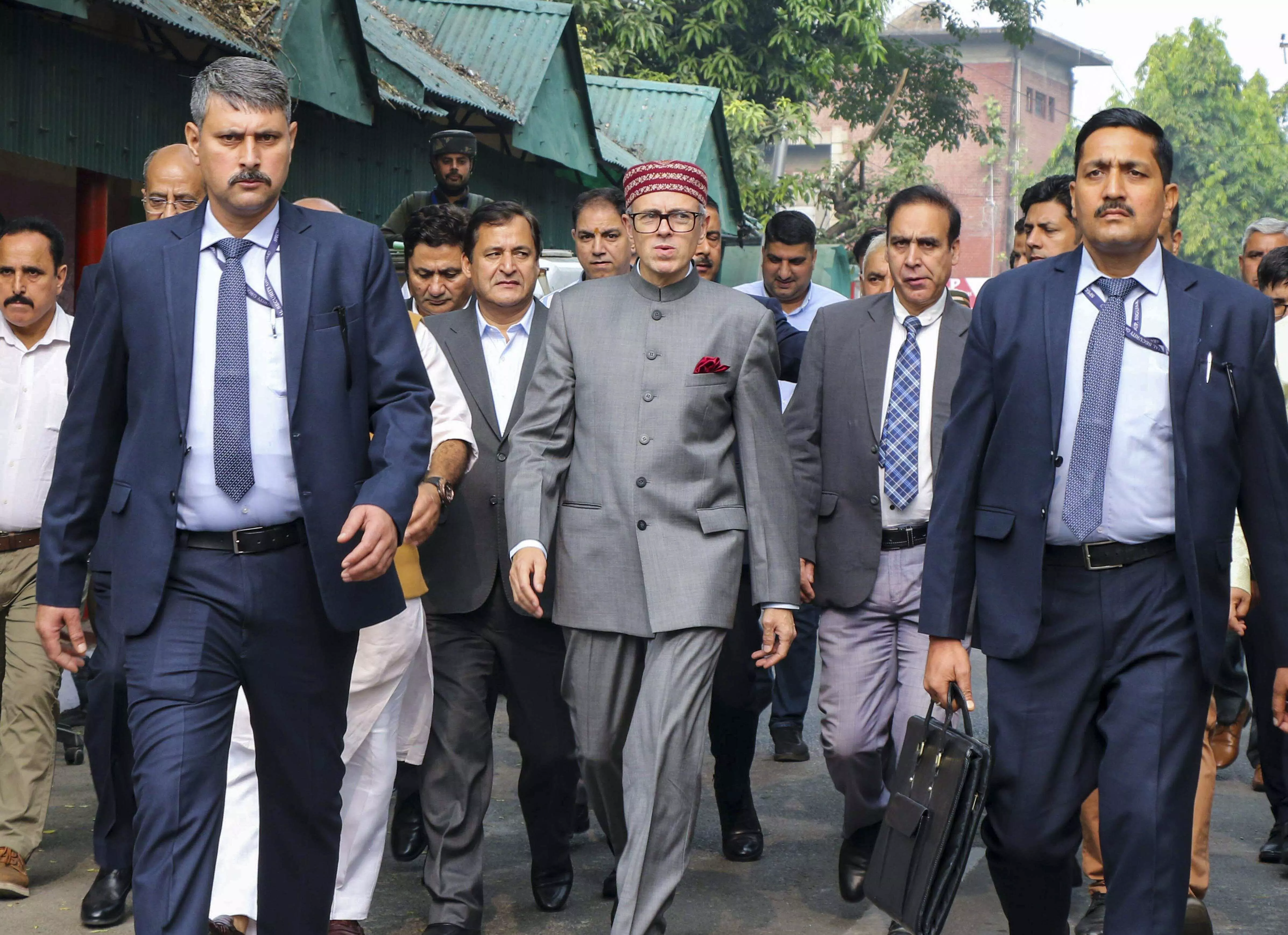 Visibility poor at Jammu airport, CM reaches city by road to attend office