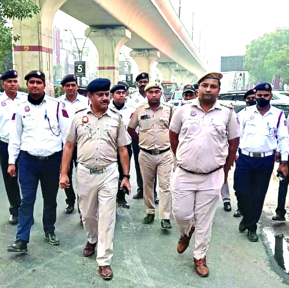 North-West Delhi: Drive carried   out to remove encroachments North-West Delhi: Drive carried   out to remove encroachments