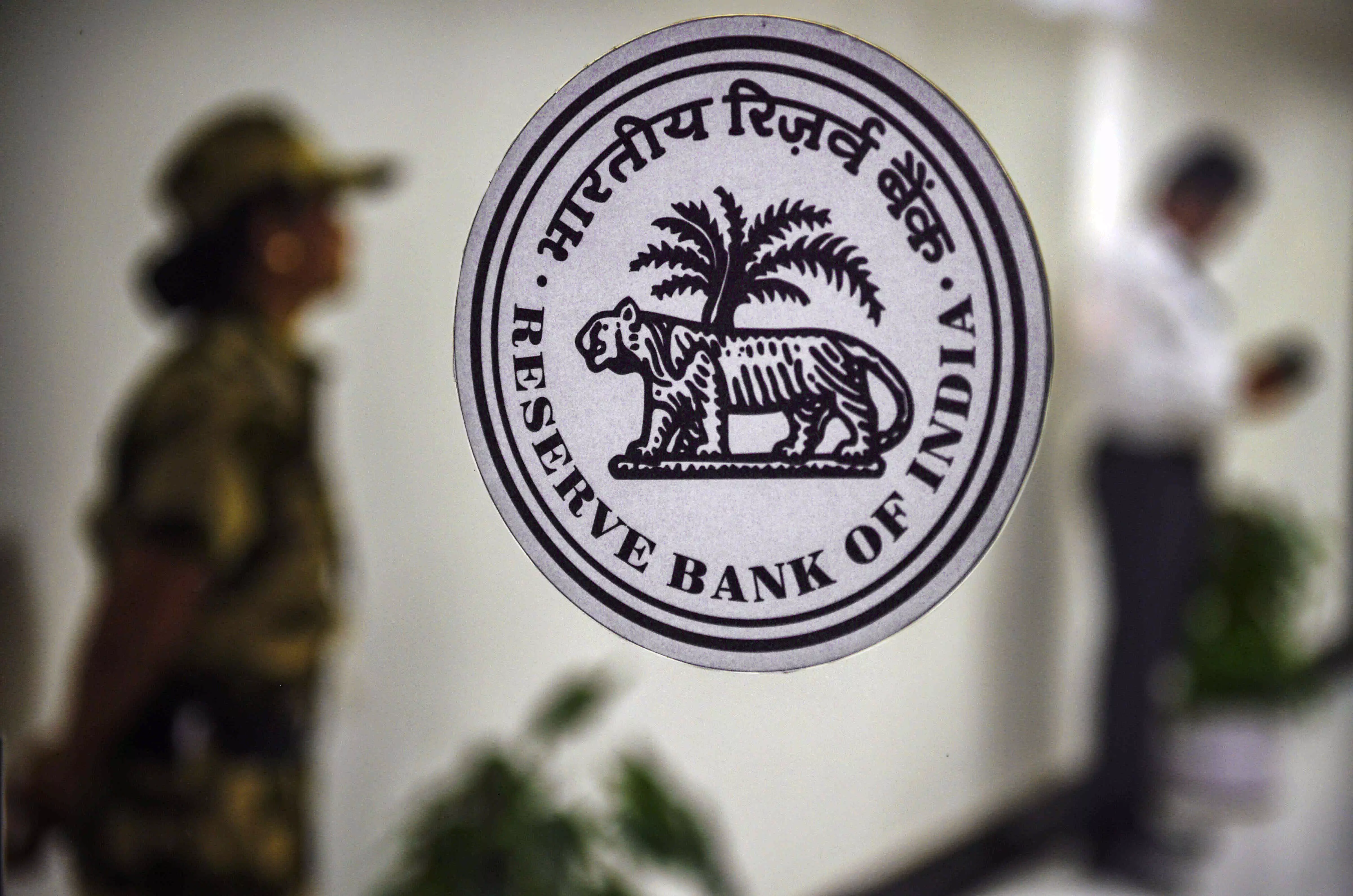 SBI, HDFC Bank, ICICI Bank remain Domestic Systemically Important Banks in 2024: RBI SBI, HDFC Bank, ICICI Bank remain Domestic Systemically Important Banks in 2024: RBI