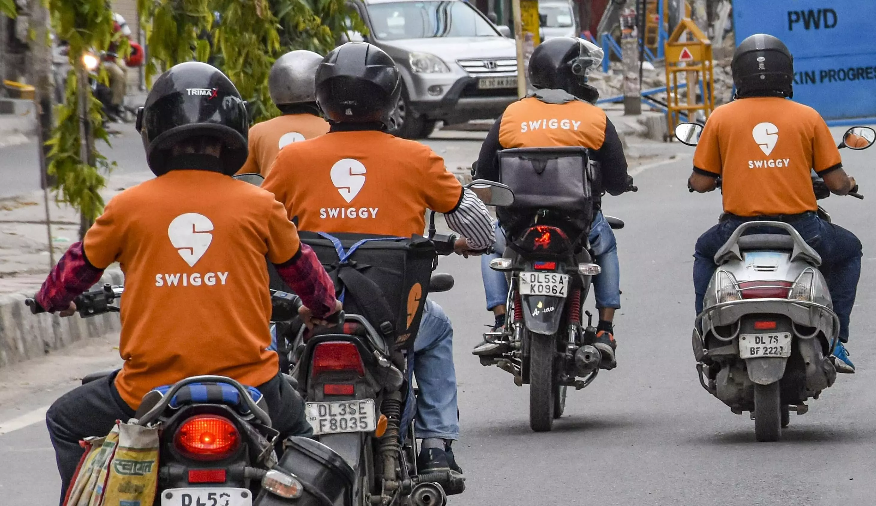 Swiggy shares surge nearly 8% in market debut Swiggy shares surge nearly 8% in market debut