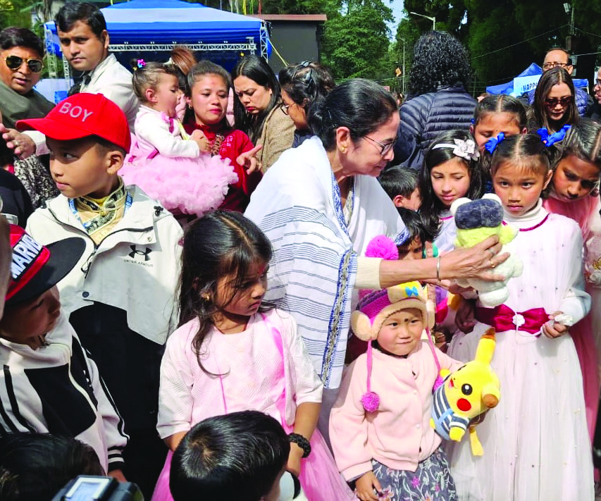Mamata spends time with kids on Children’s Day; Hemant Soren connects with CM Mamata spends time with kids on Children’s Day; Hemant Soren connects with CM