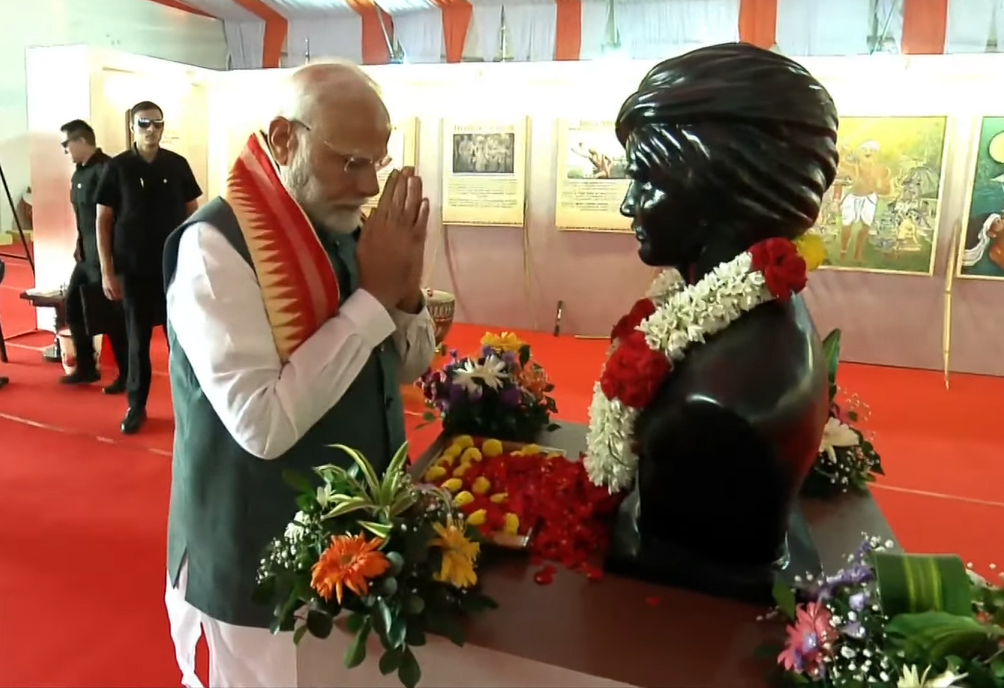 PM Modi unveils development projects worth Rs 6,640 crore from Bihars Jamui