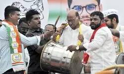 Ladki Bahin, batenge toh katenge raise campaign pitch in Maharashtra Ladki Bahin, batenge toh katenge raise campaign pitch in Maharashtra