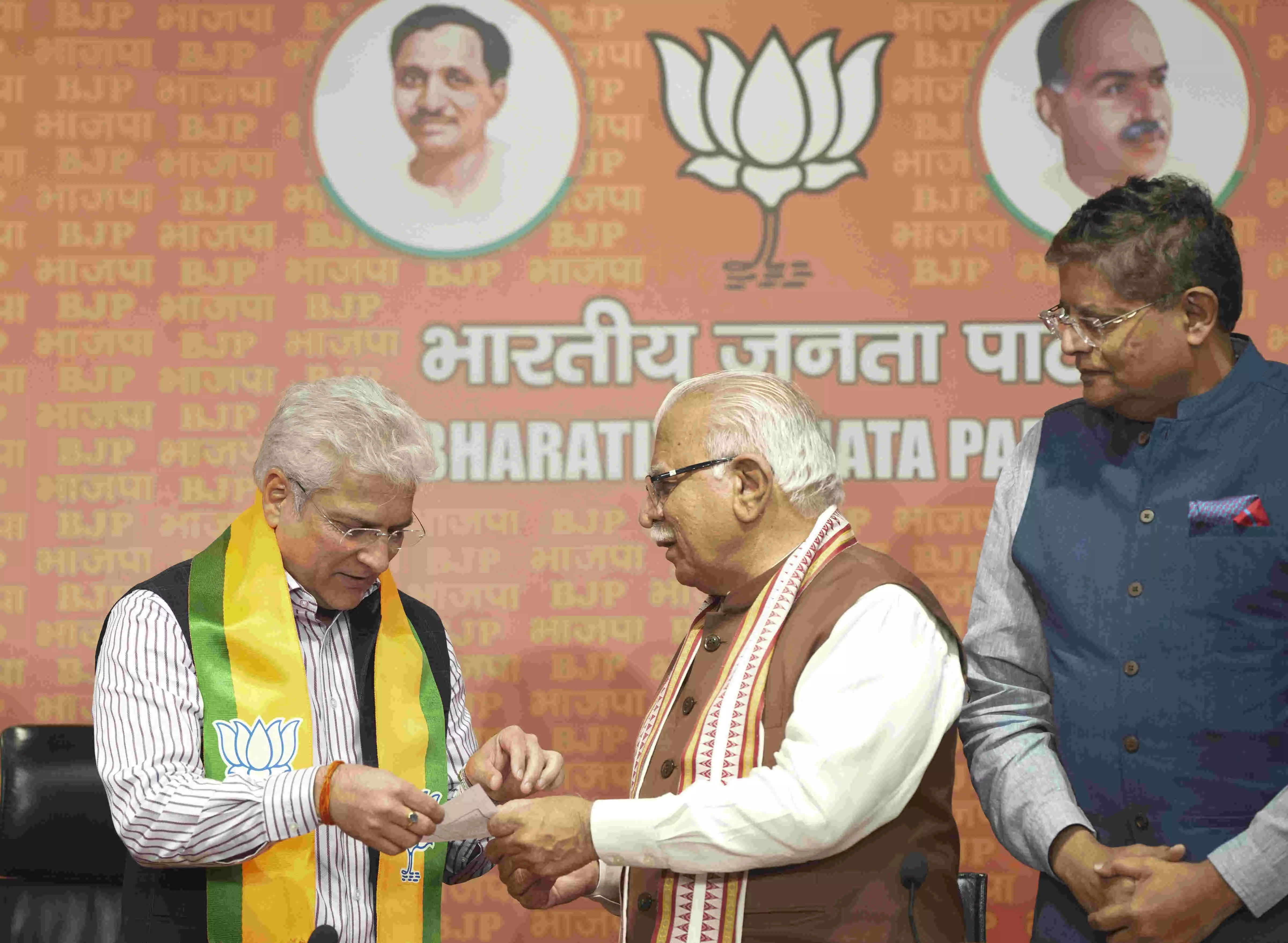 Delhi minister Kailash Gahlot joins BJP, a day after resigning from AAP Delhi minister Kailash Gahlot joins BJP, a day after resigning from AAP