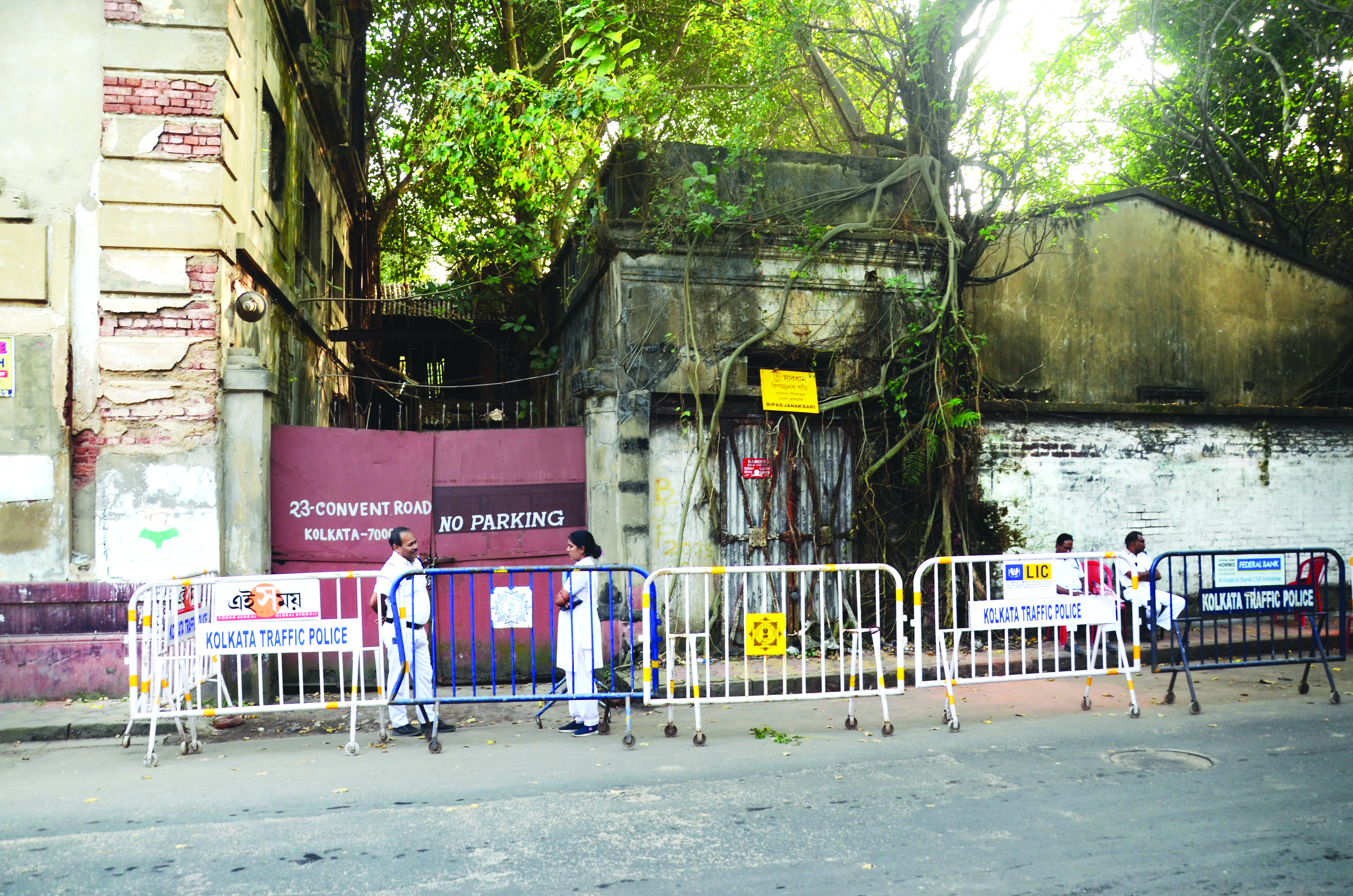 KMC to demolish remaining portion of collapsed Entally building