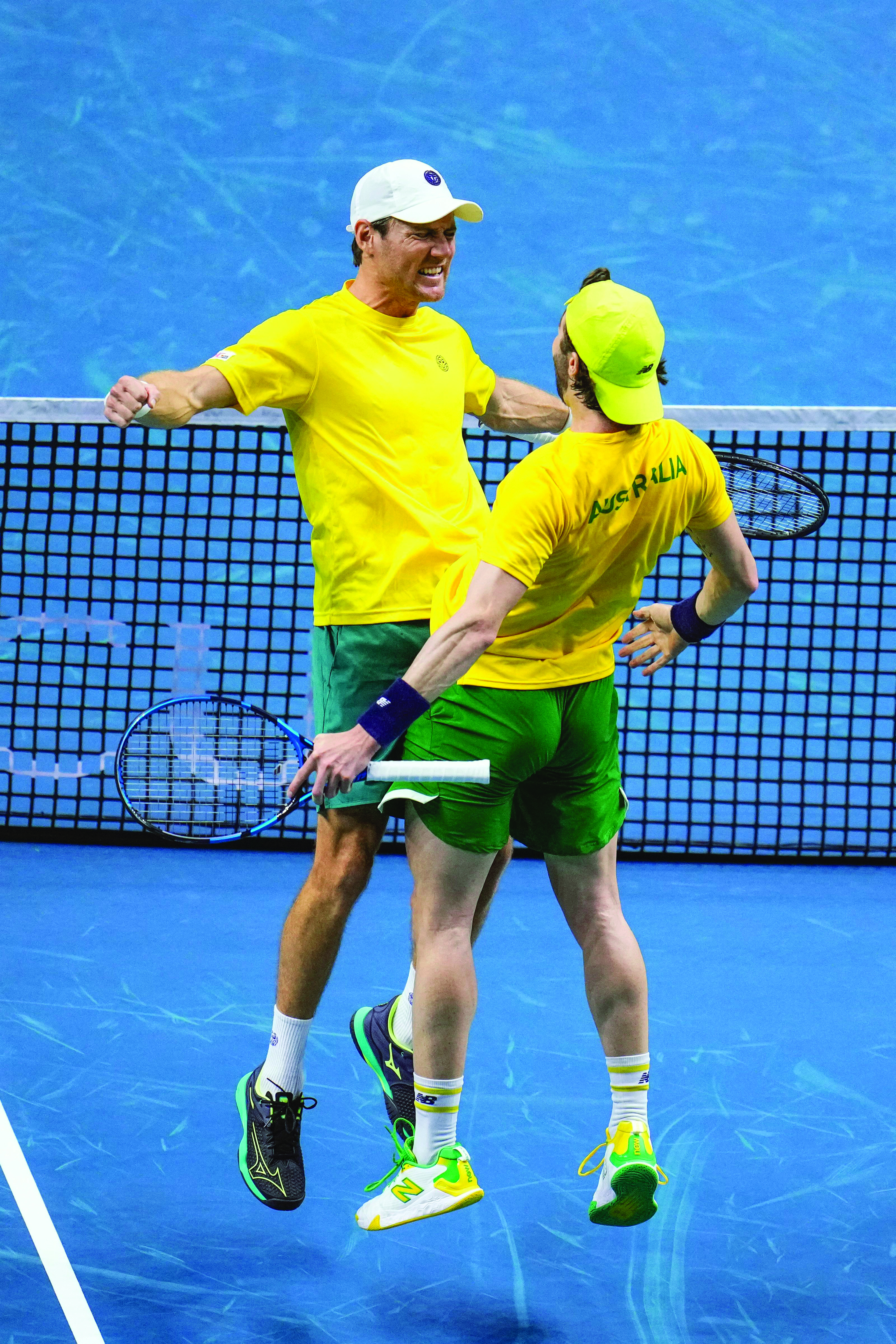 Australia beat US at Davis Cup to reach SFs