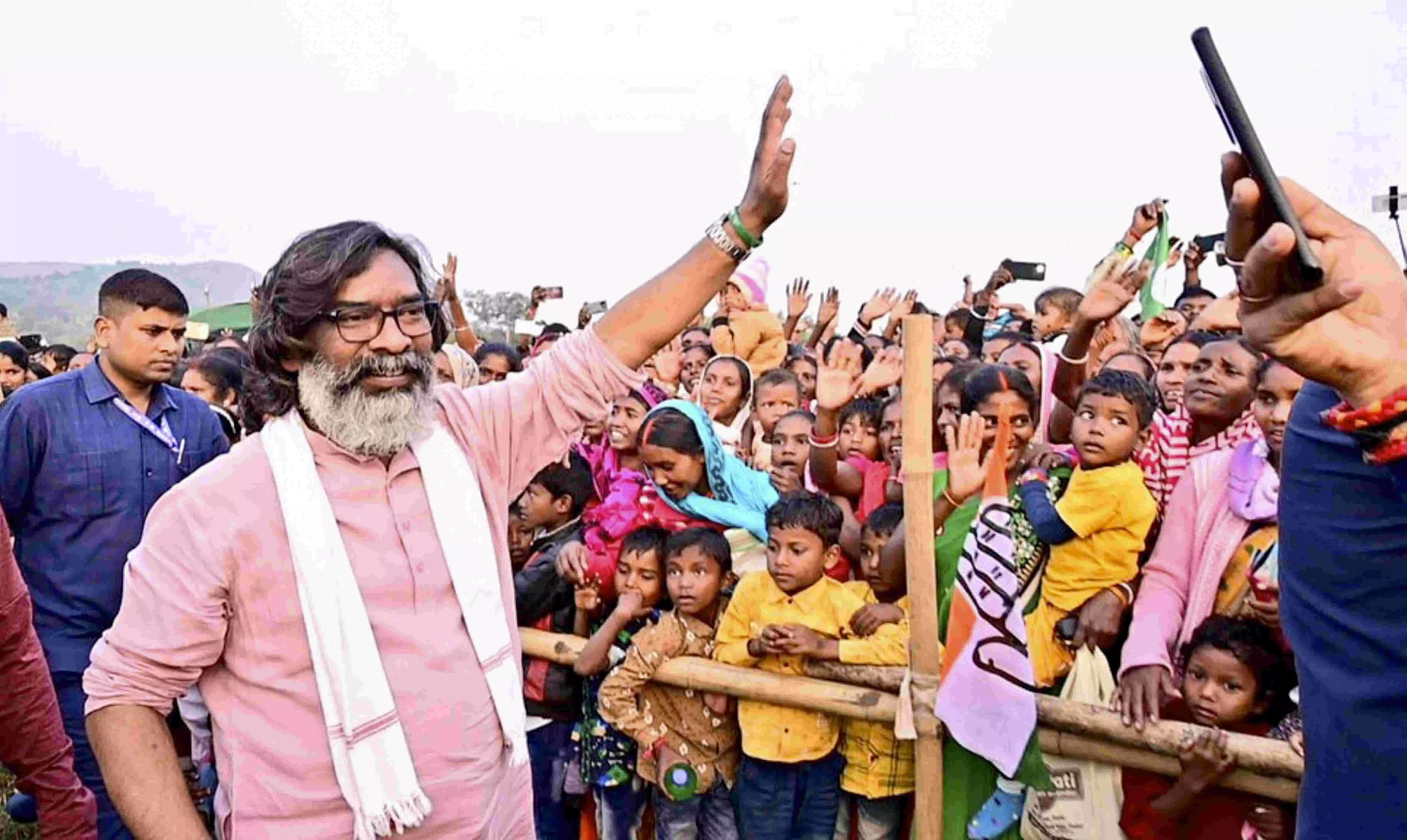 Hemant Soren-led alliance all set to retain Jharkhand; BJP emerges as second largest party Hemant Soren-led alliance all set to retain Jharkhand; BJP emerges as second largest party