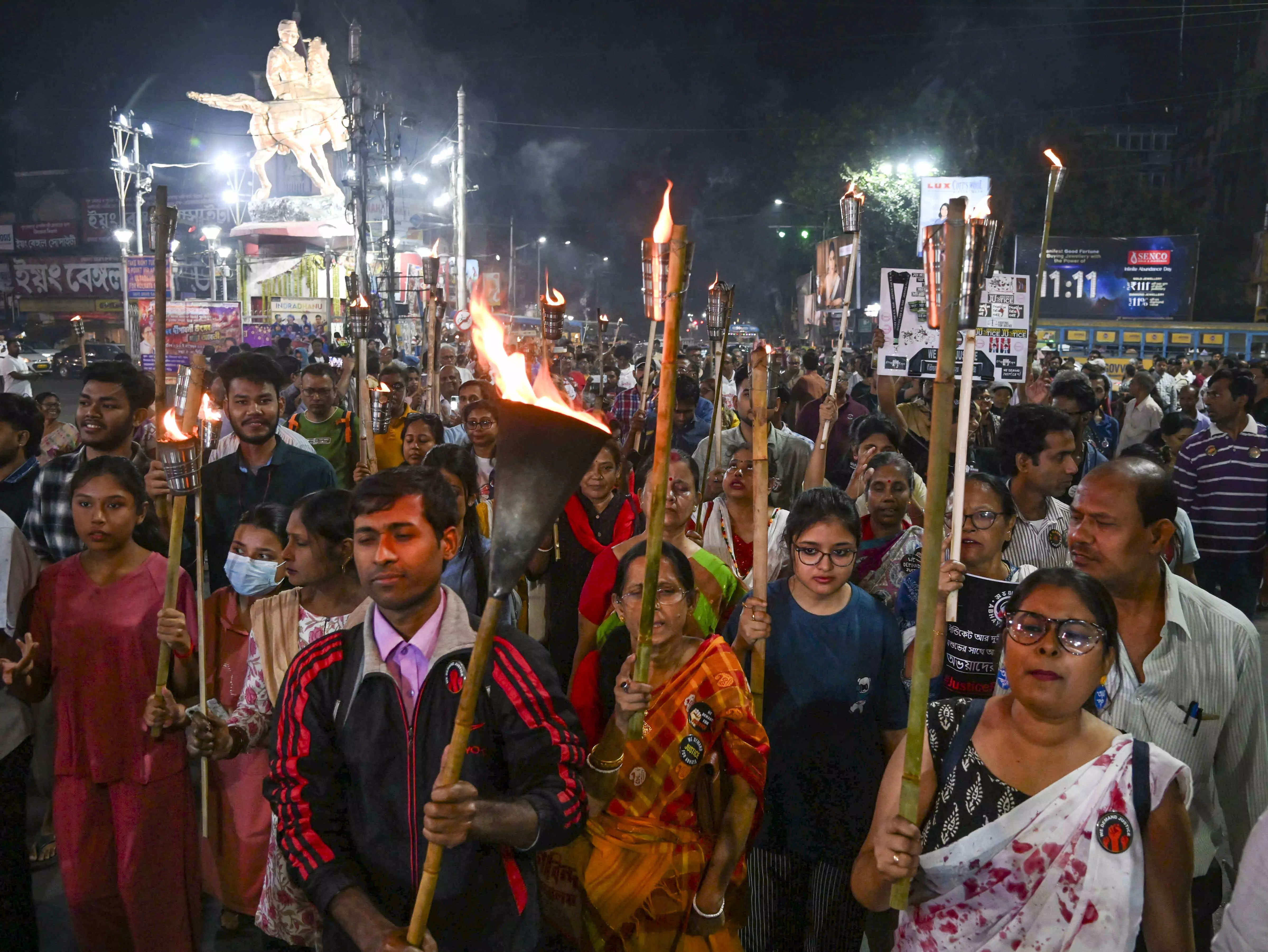 RG Kar protests: SC orders SIT probe into custodial torture case, weekly reports before HC RG Kar protests: SC orders SIT probe into custodial torture case, weekly reports before HC
