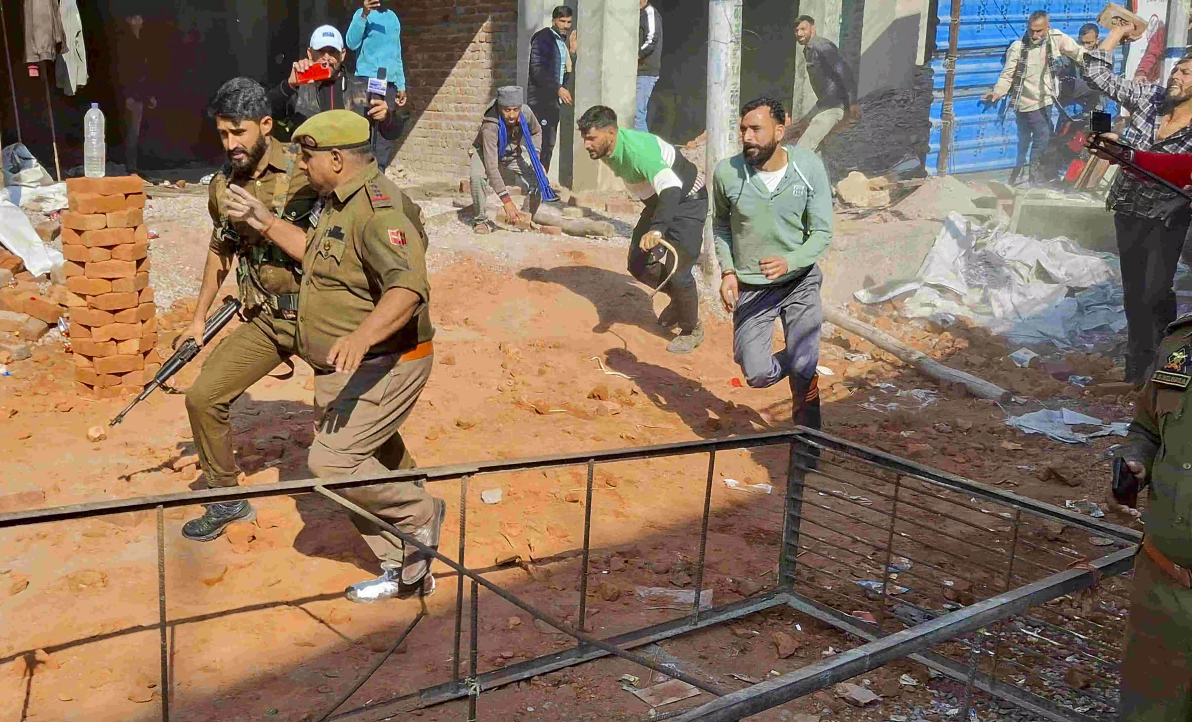 Search operation launched after suspicious movement near LoC in J-K’s Poonch Search operation launched after suspicious movement near LoC in J-K’s Poonch