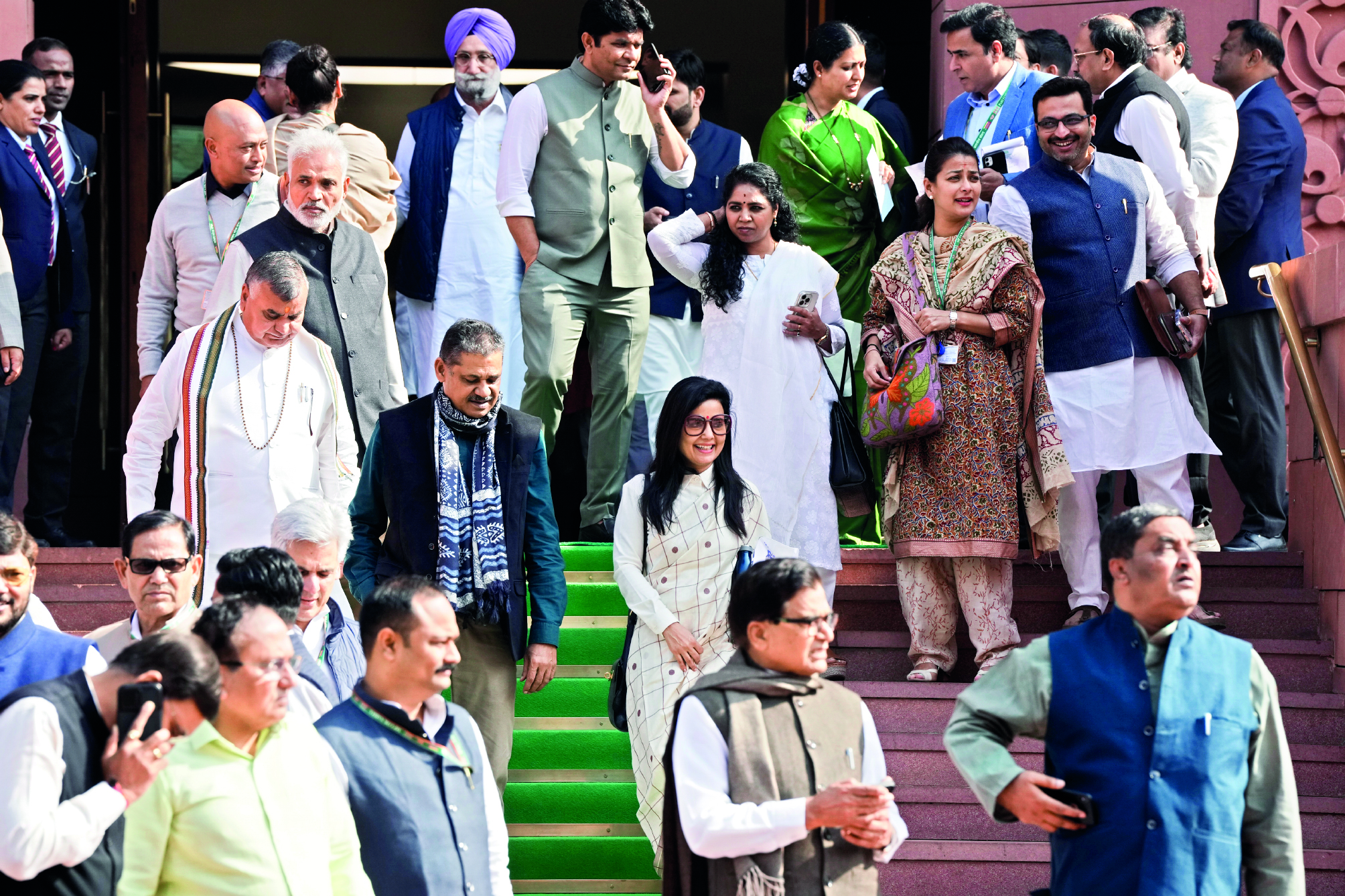 Centre reaches out to Oppn for Parliamentary debate on B’desh crisis Centre reaches out to Oppn for Parliamentary debate on B’desh crisis