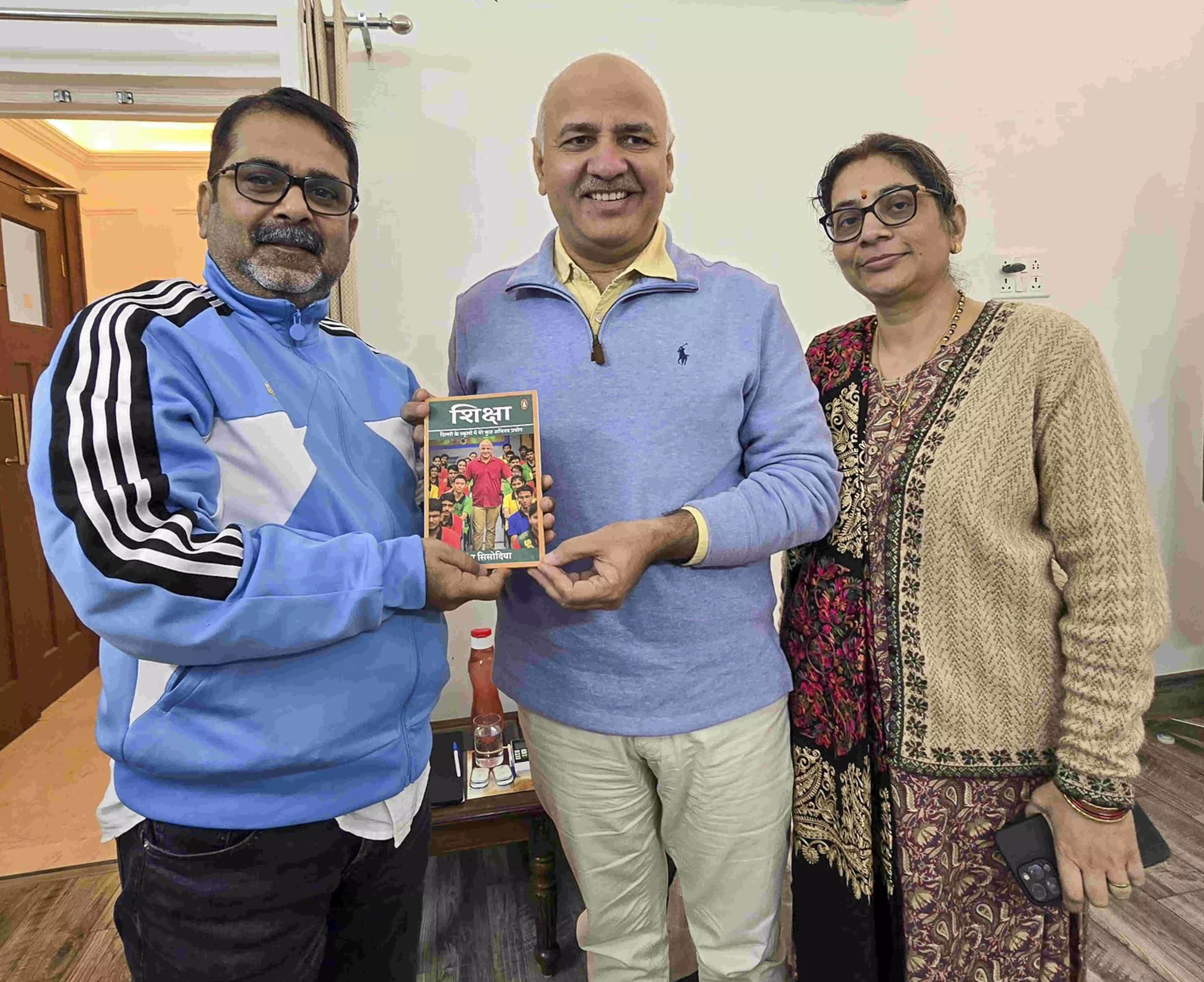 UPSC coaching teacher Avadh Ojha joins AAP UPSC coaching teacher Avadh Ojha joins AAP