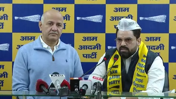 BJP leader Pravesh Ratan joins AAP