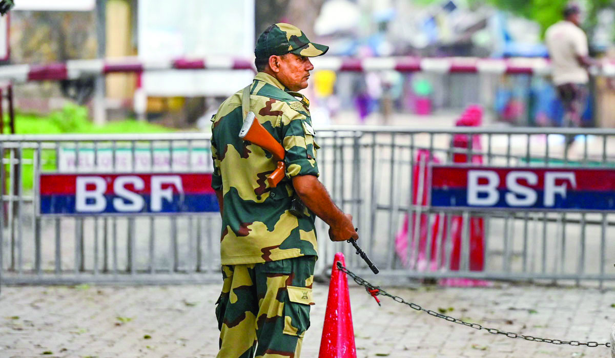 PM Modi takes proactive stance to resolve India-Bdesh diplomatic crisis; Mamata offers 4-point recommendation PM Modi takes proactive stance to resolve India-Bdesh diplomatic crisis; Mamata offers 4-point recommendation