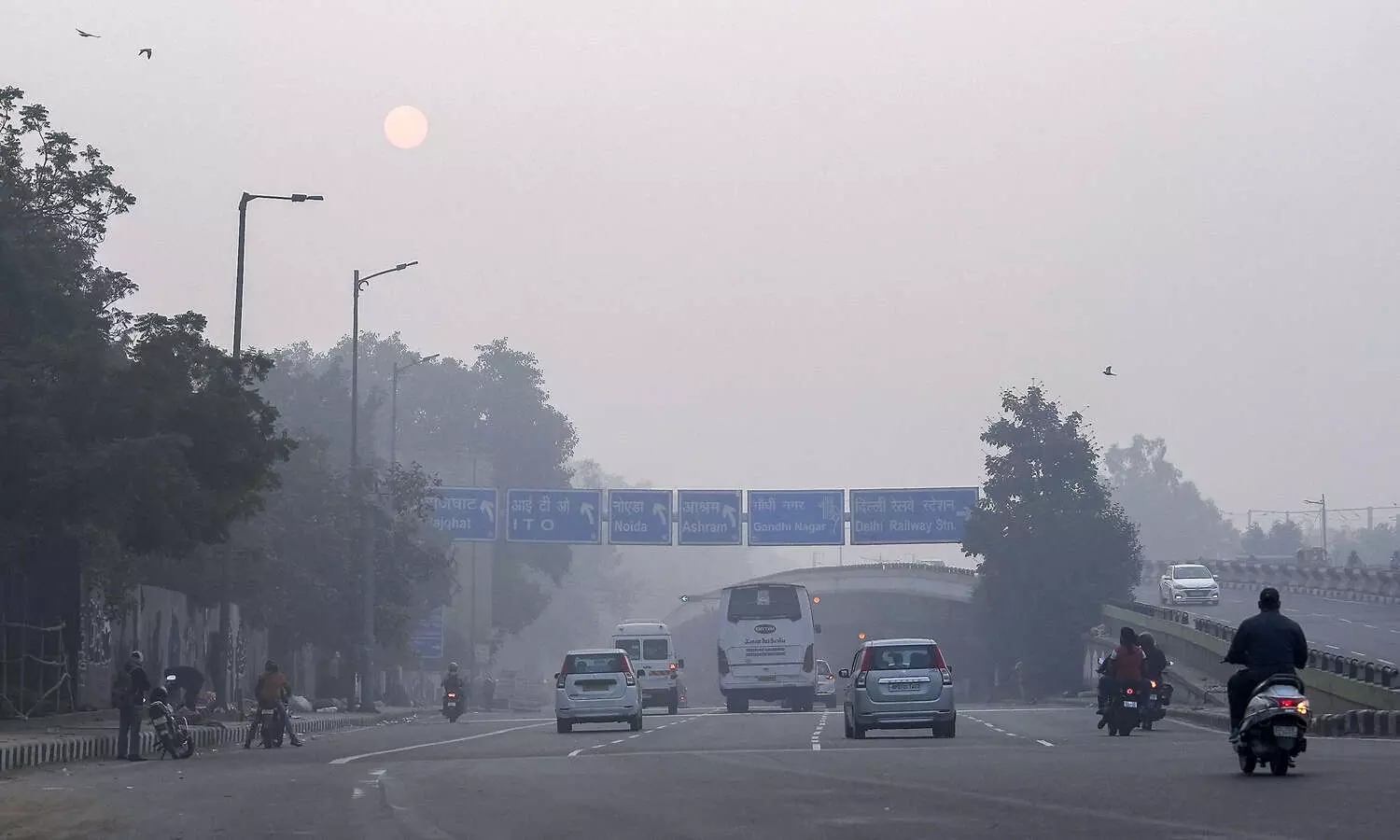 Delhi records minimum temperature of 8 deg C