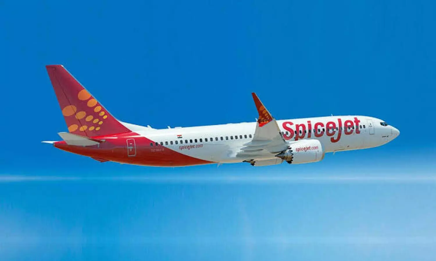 SpiceJet flight makes emergency landing in Chennai after mid-air glitch SpiceJet flight makes emergency landing in Chennai after mid-air glitch