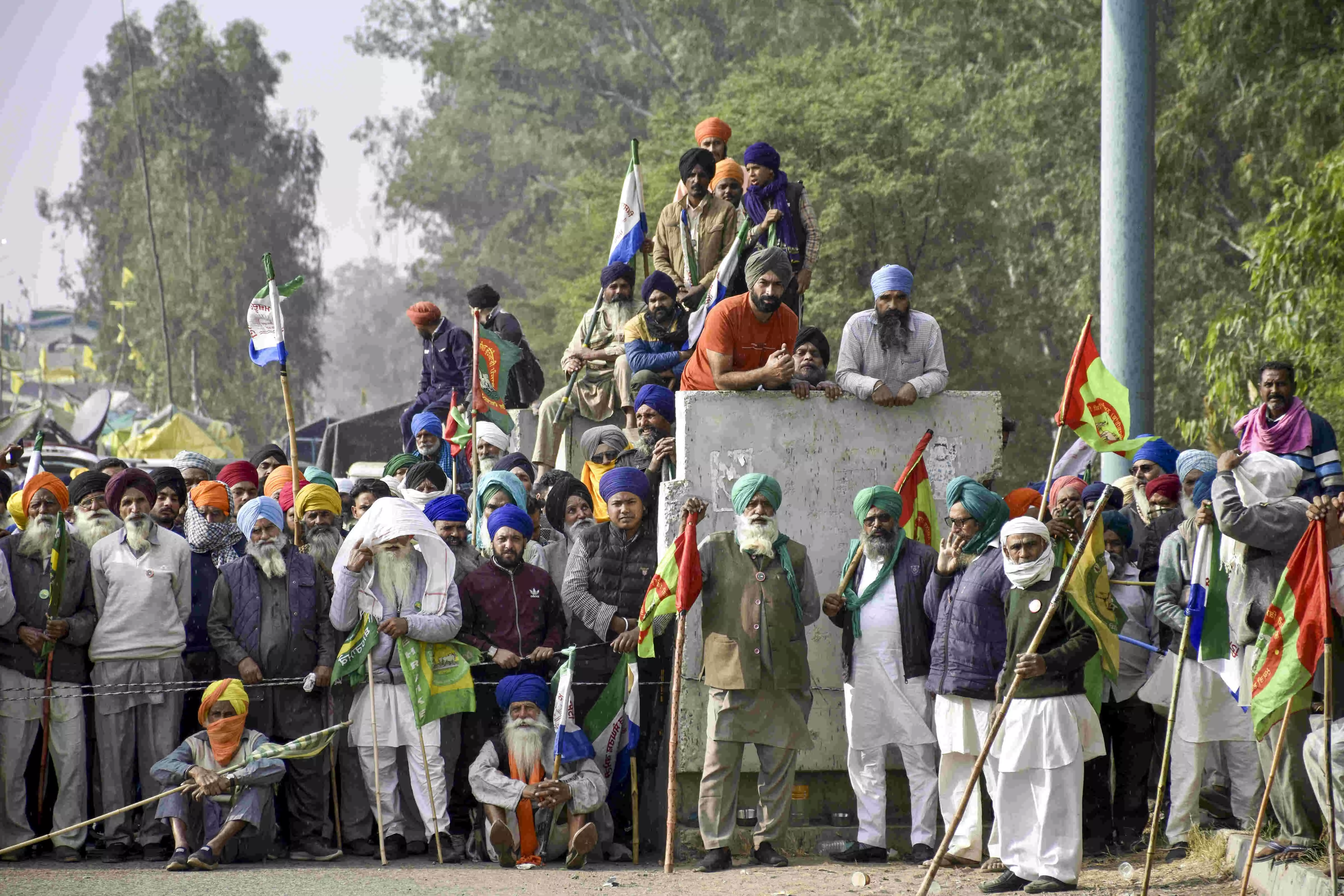 SC dismisses plea to clear road blockade caused by farmers protest SC dismisses plea to clear road blockade caused by farmers protest
