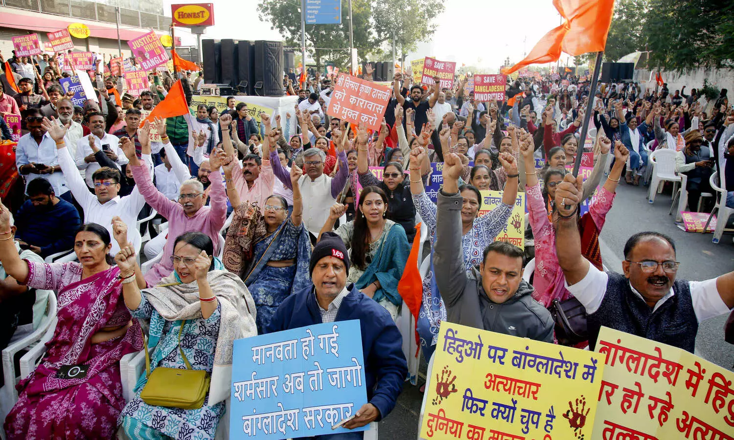 Hundreds protest in Delhi against atrocities on Hindus, other minorities in Bangladesh