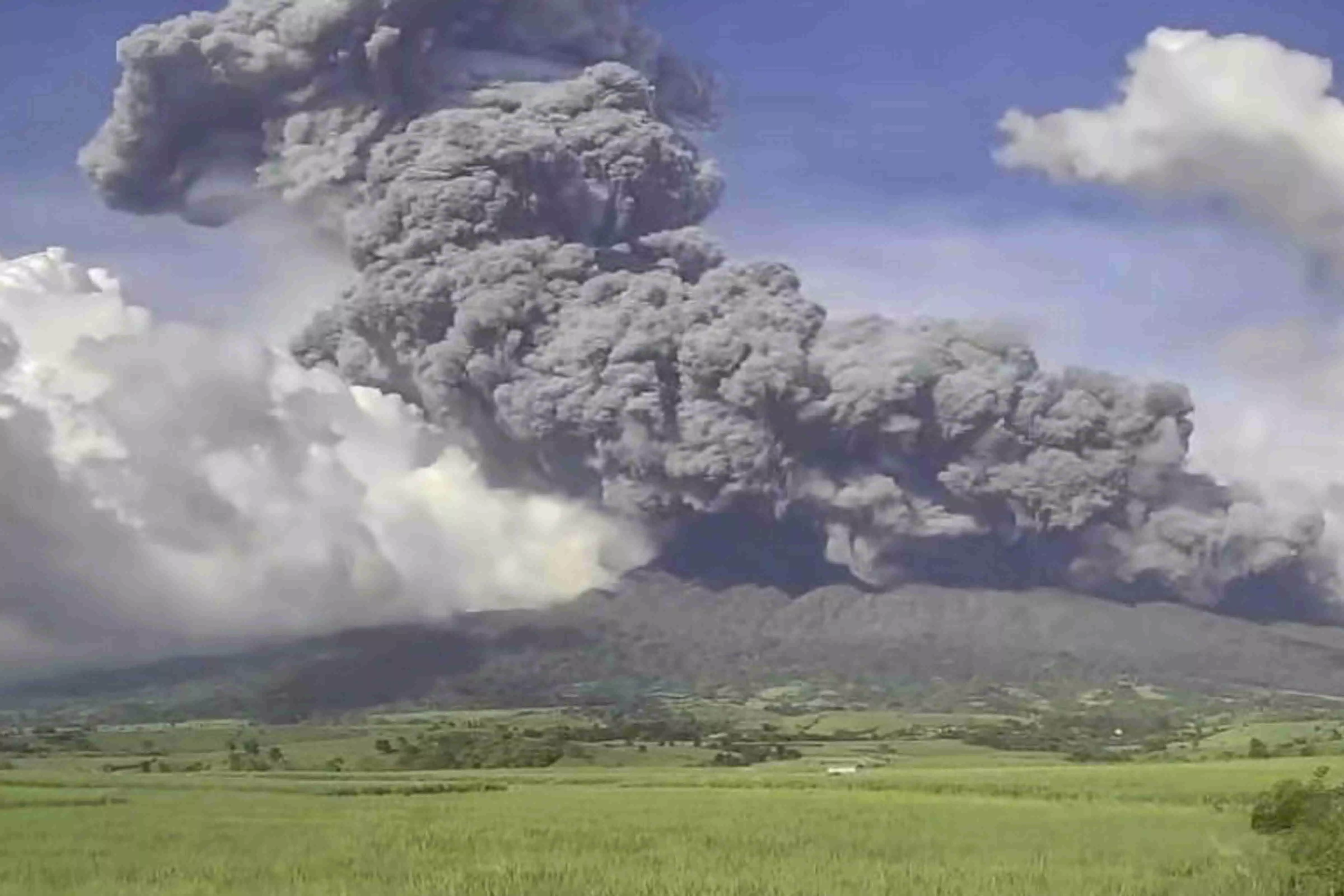 Mass evacuation of Philippine villages underway after Mount Kanlaon eruption Mass evacuation of Philippine villages underway after Mount Kanlaon eruption