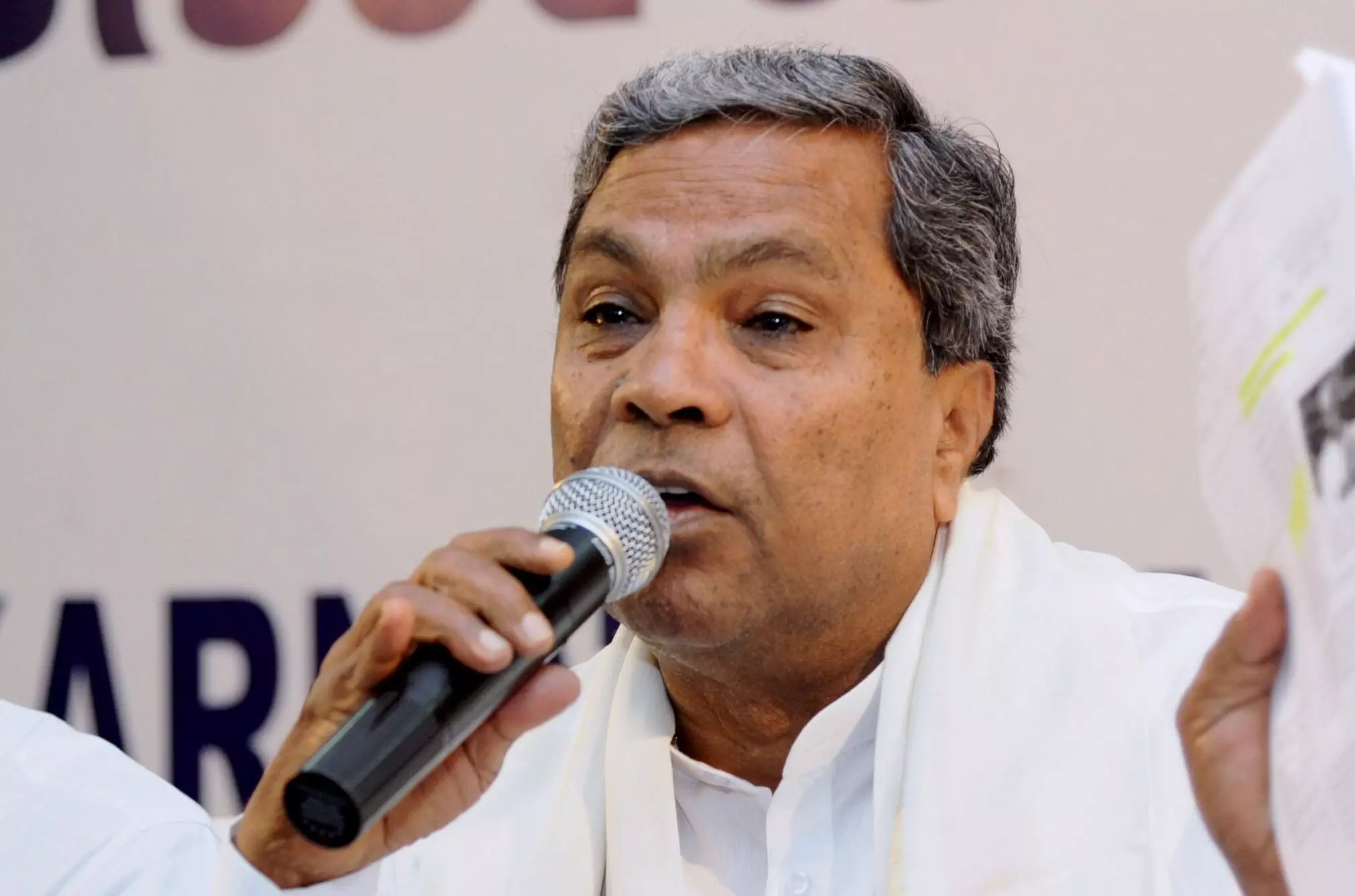 CM Siddaramaiah offers to purchase land for housing in Wayanad post-landslide CM Siddaramaiah offers to purchase land for housing in Wayanad post-landslide