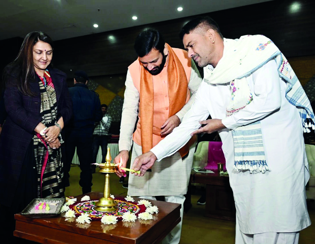 Hry CM Saini inaugurates exhibition, outlines importance of craftsmanship Hry CM Saini inaugurates exhibition, outlines importance of craftsmanship