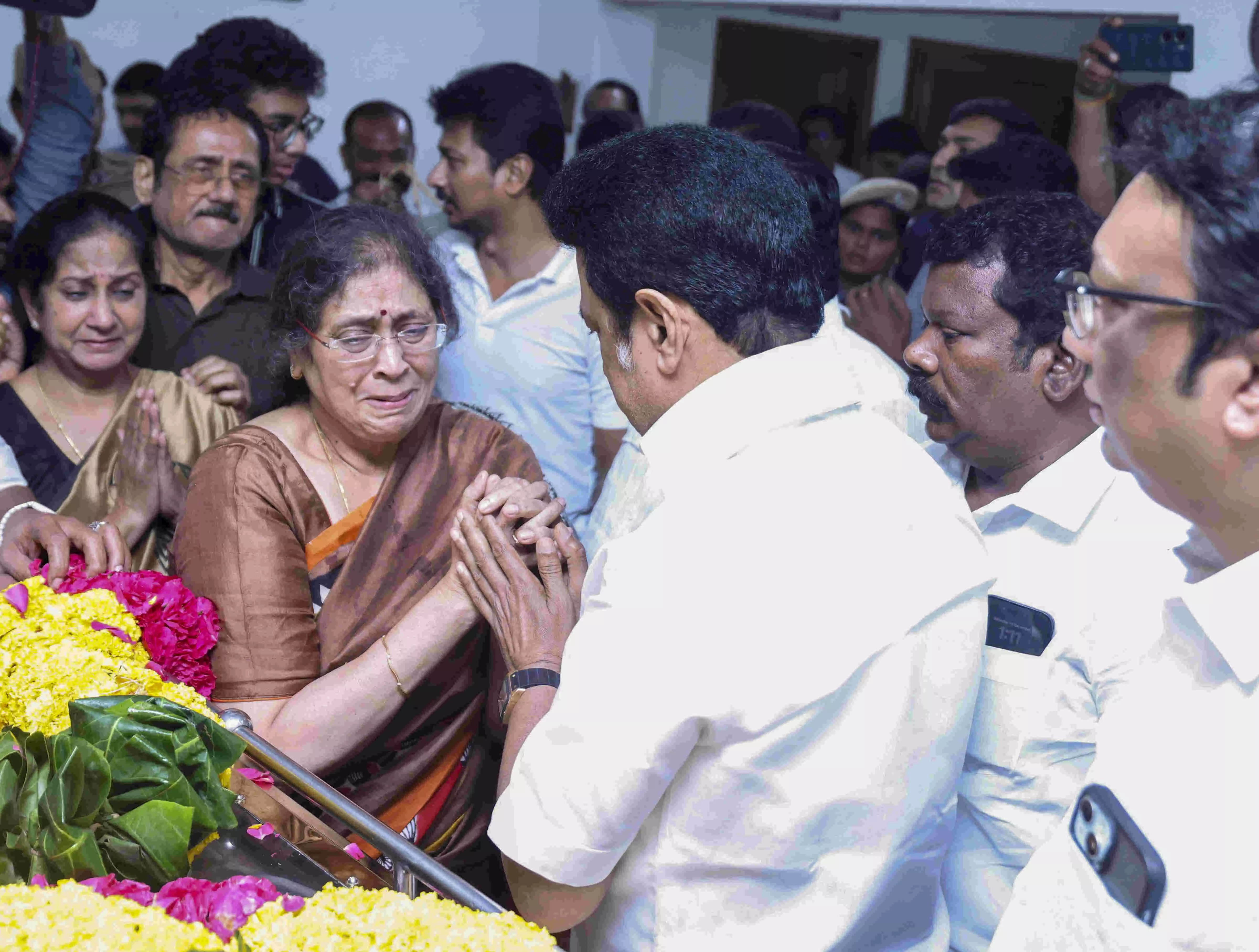 Senior Congress leader E V K S Elangovan no more; TN CM, leaders condole demise Senior Congress leader E V K S Elangovan no more; TN CM, leaders condole demise