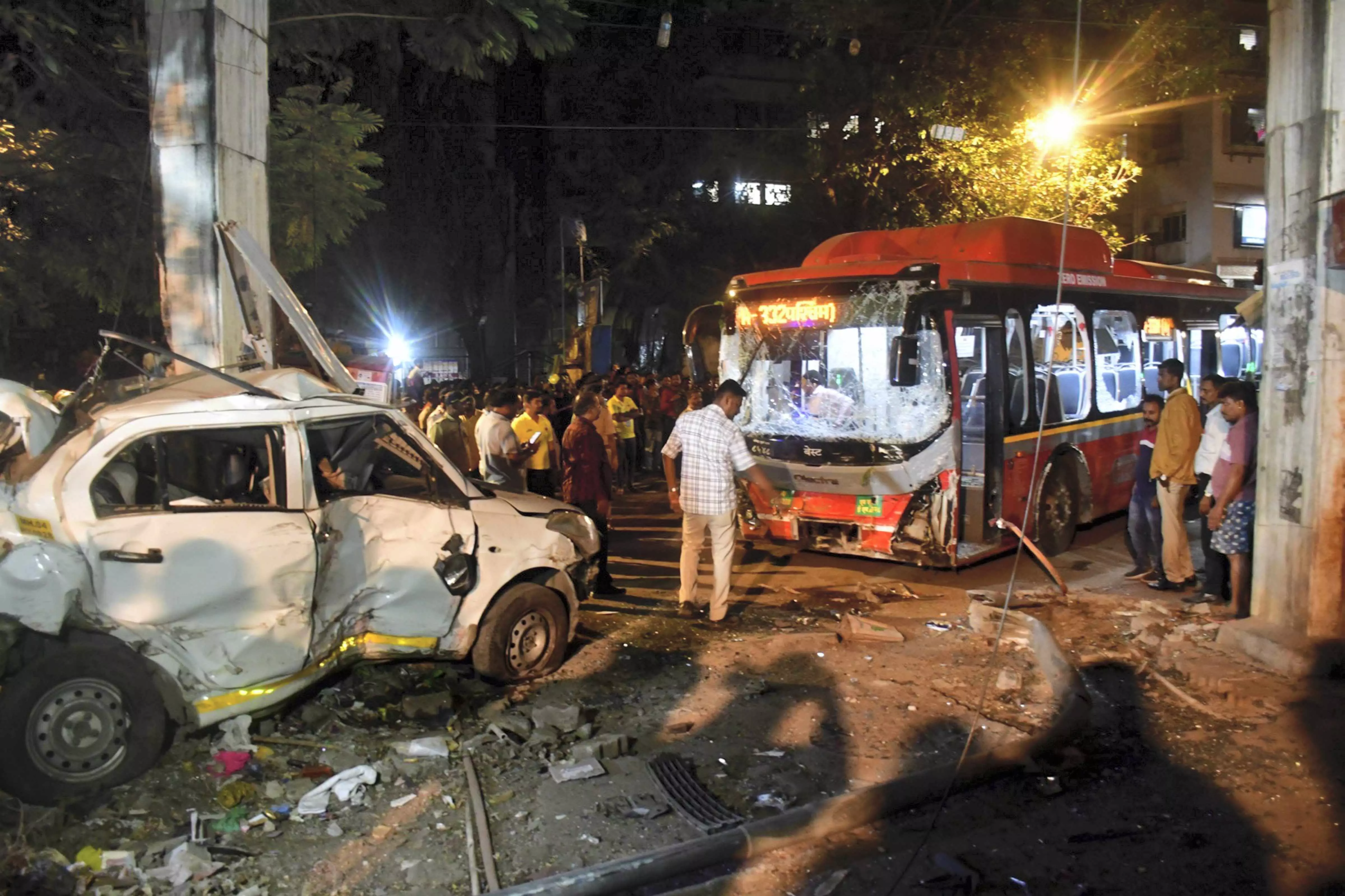 Death toll rises to 8 in Kurla BEST bus tragedy; driver in custody Death toll rises to 8 in Kurla BEST bus tragedy; driver in custody