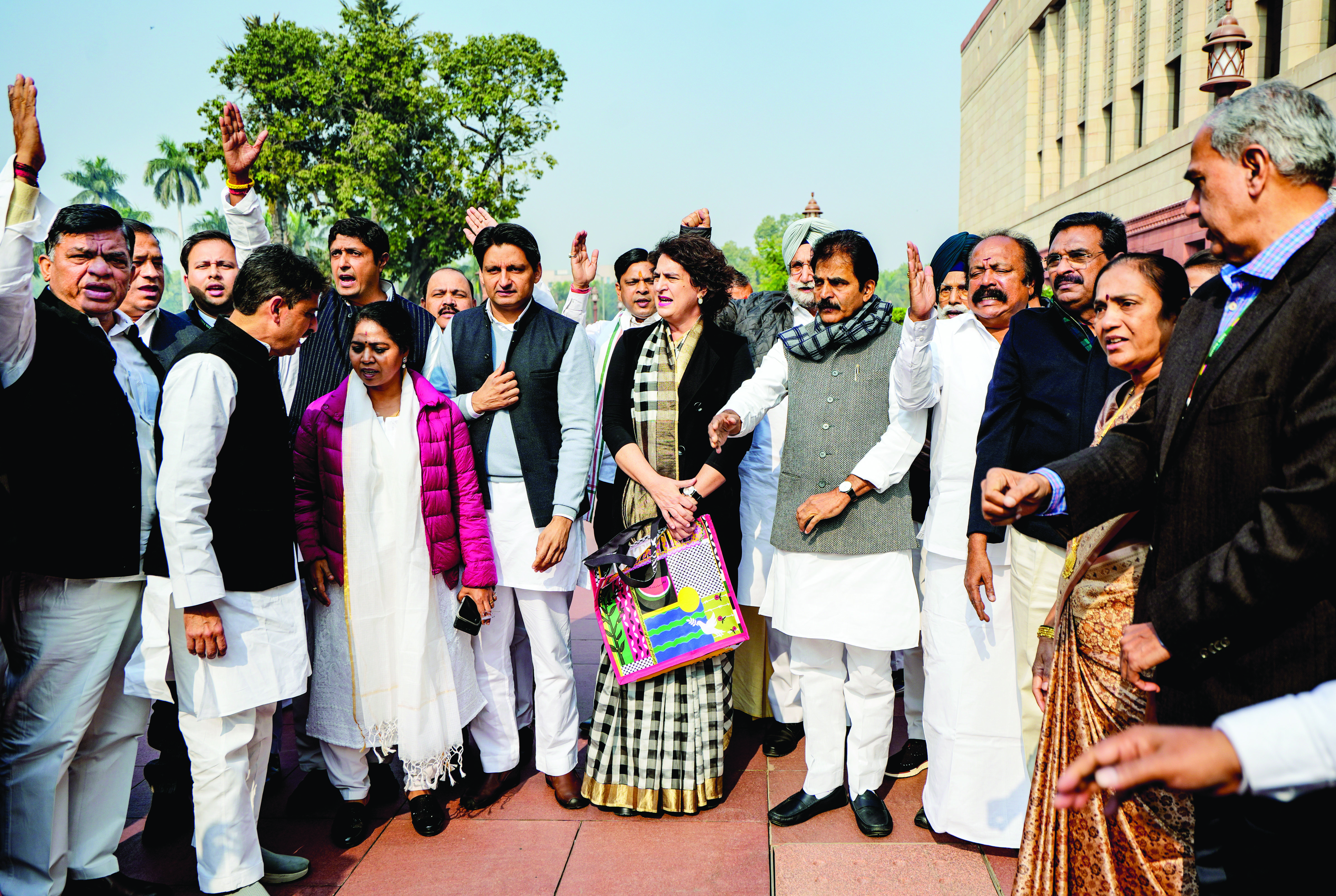 Priyanka leads Cong MPs protest at Parl over atrocities against Hindus in B’desh