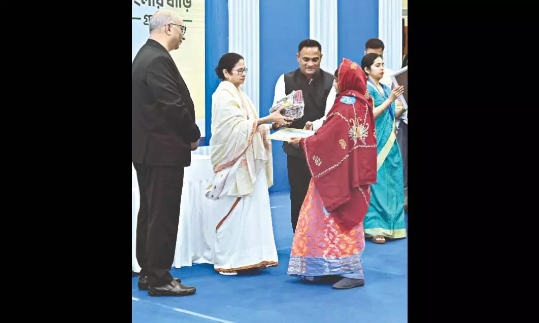 CM launches fund distribution for 12L beneficiaries; state to bear entire cost CM launches fund distribution for 12L beneficiaries; state to bear entire cost