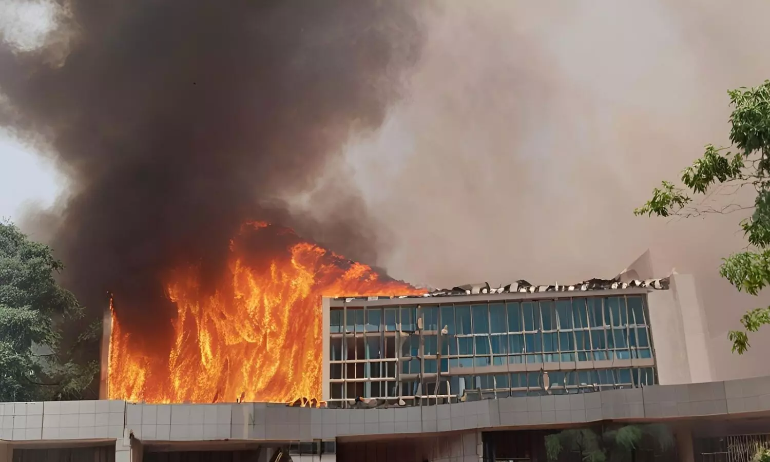 Fire breaks out in Udaan Bhawan office complex in Delhi Fire breaks out in Udaan Bhawan office complex in Delhi