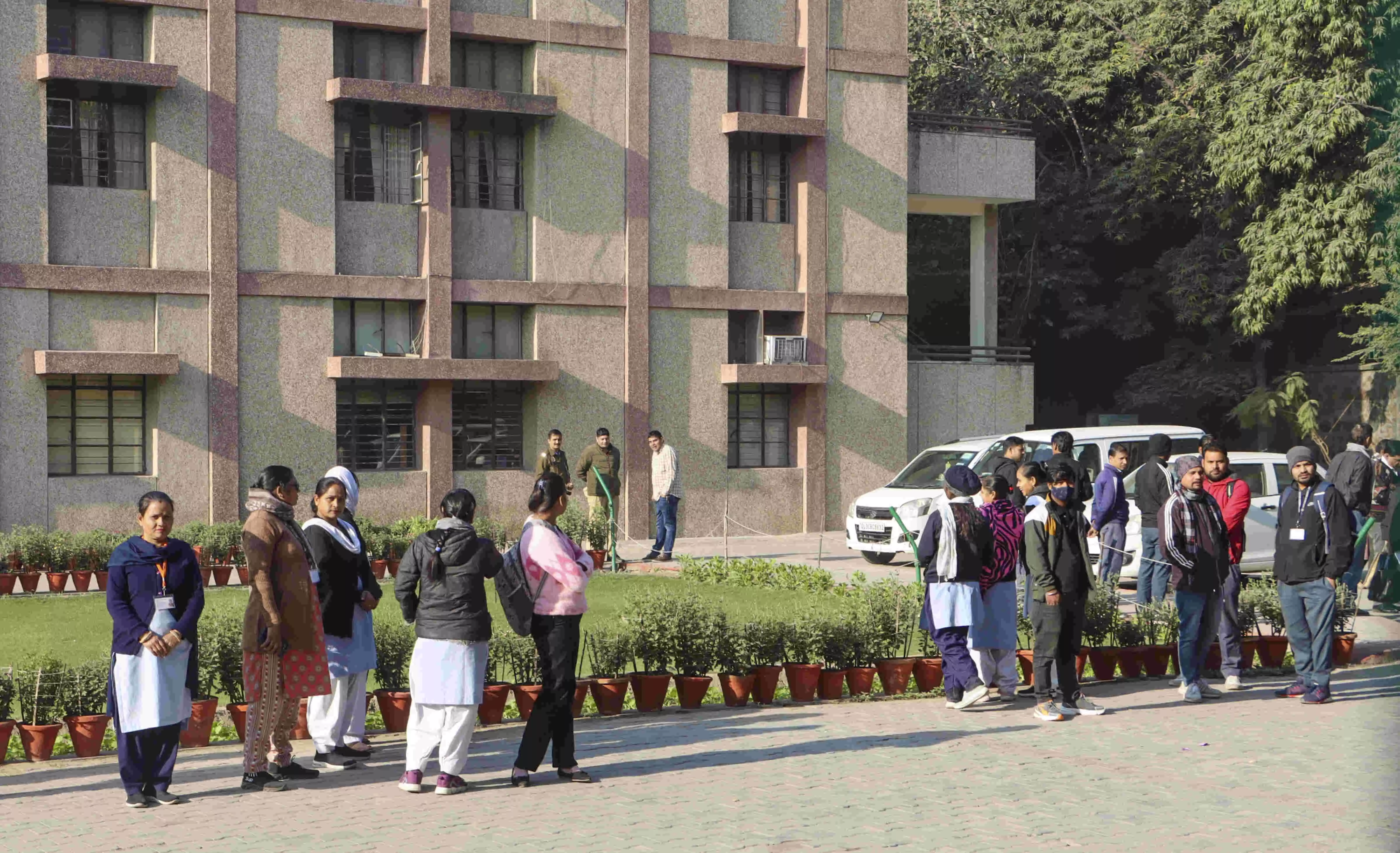 Delhi school receives sixth bomb threat in 11 days, search ops underway Delhi school receives sixth bomb threat in 11 days, search ops underway