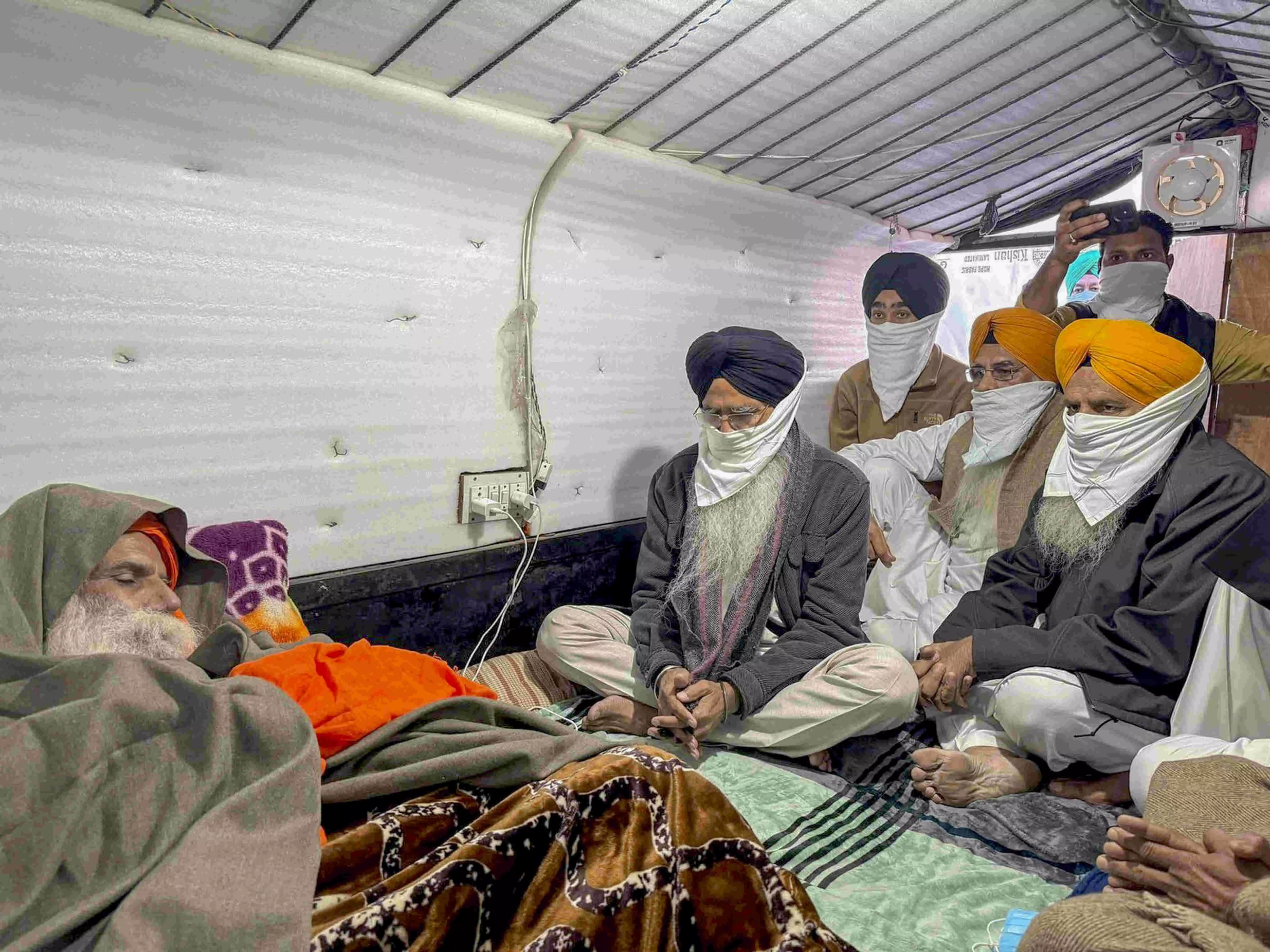 SC asks Punjab govt to shift fasting farmer leader Dallewal to makeshift hospital SC asks Punjab govt to shift fasting farmer leader Dallewal to makeshift hospital