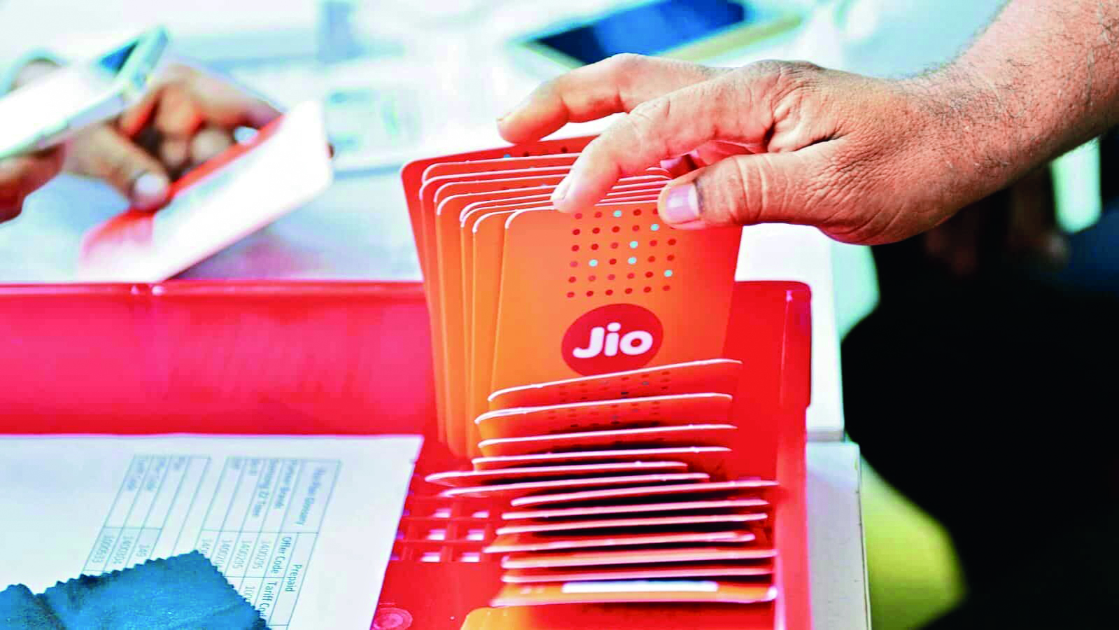 Jio loses 37.6L wireless subscribers   in Oct but tops up on ‘active’ users