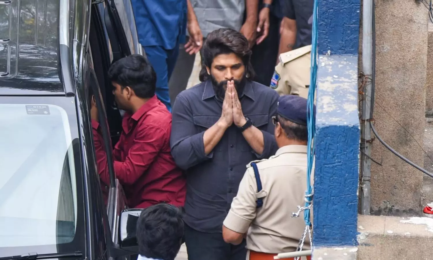 Theatre stampede case: Police grill actor Allu Arjun for over 3 hrs, lawyer says actor cooperated Theatre stampede case: Police grill actor Allu Arjun for over 3 hrs, lawyer says actor cooperated