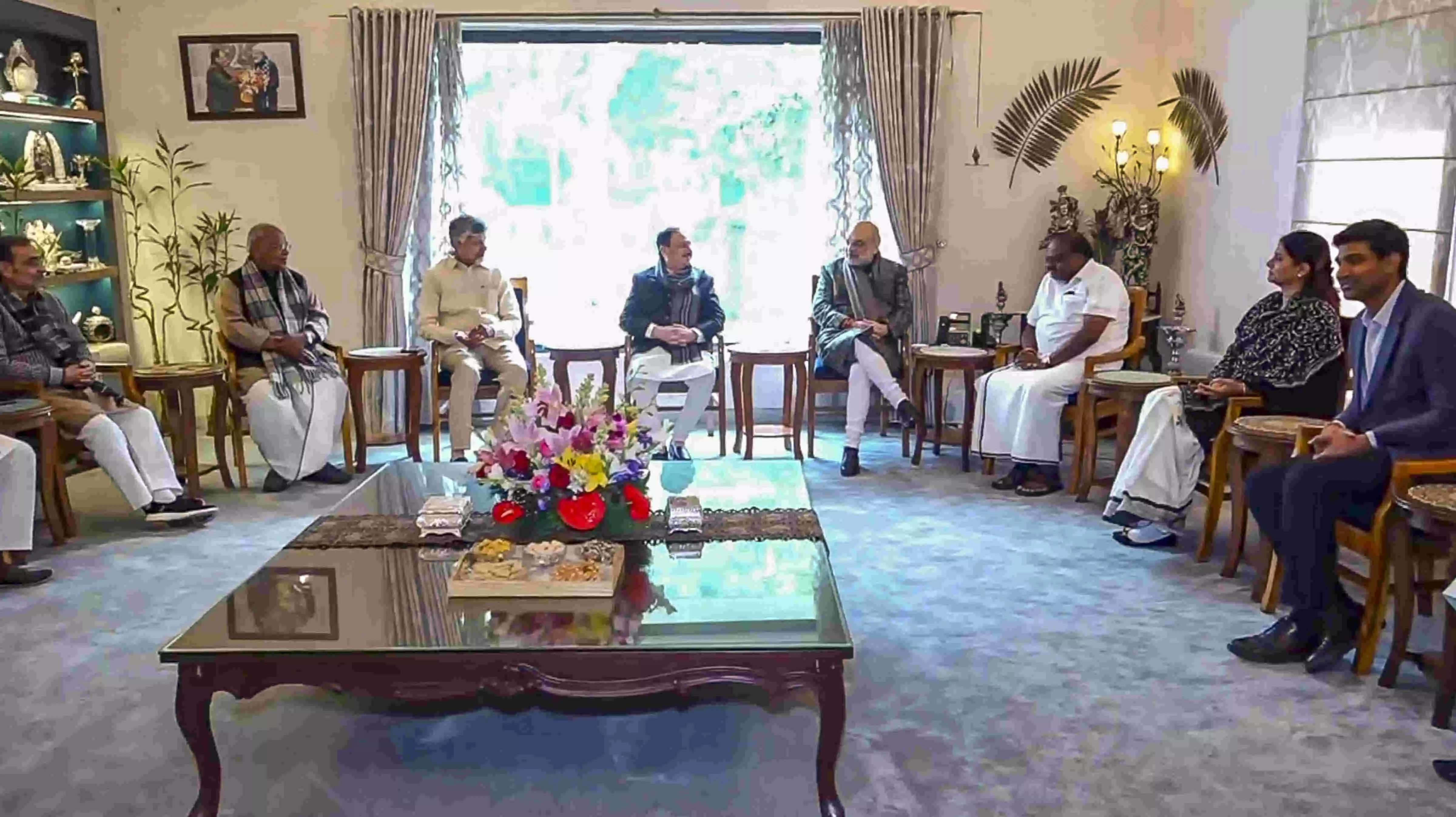 NDA leaders including Amit Shah, Chandrababu Naidu meet at BJP chiefs residence NDA leaders including Amit Shah, Chandrababu Naidu meet at BJP chiefs residence