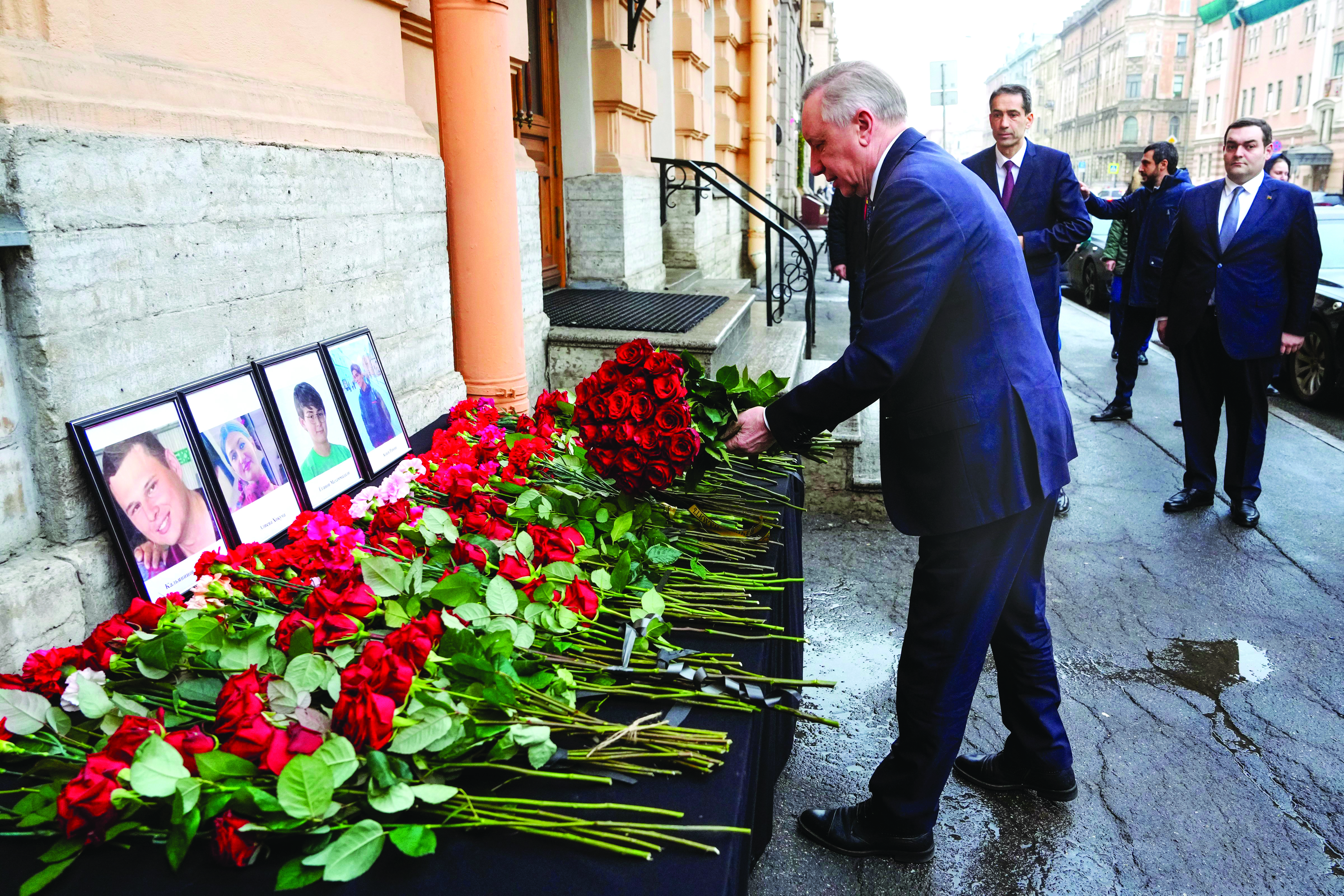 Azerbaijan observes day of mourning for air crash victims Azerbaijan observes day of mourning for air crash victims