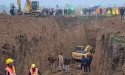 Boy brought out of borewell in MPs Guna after 16-hr rescue ops, rushed to hospital Boy brought out of borewell in MPs Guna after 16-hr rescue ops, rushed to hospital