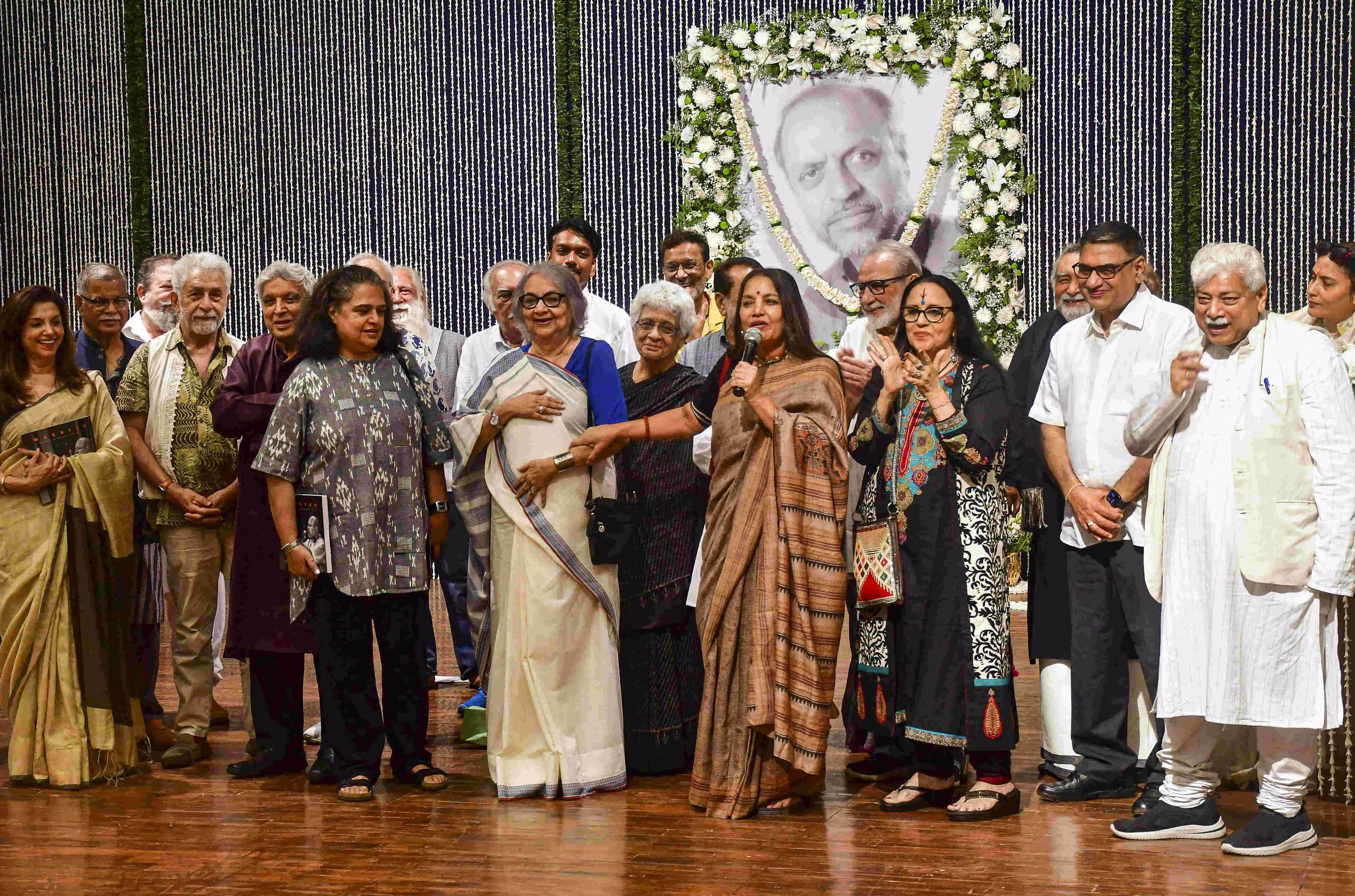 Naseeruddin Shah, Shabana Azmi fondly remember Shyam Benegal at his memorial meet Naseeruddin Shah, Shabana Azmi fondly remember Shyam Benegal at his memorial meet