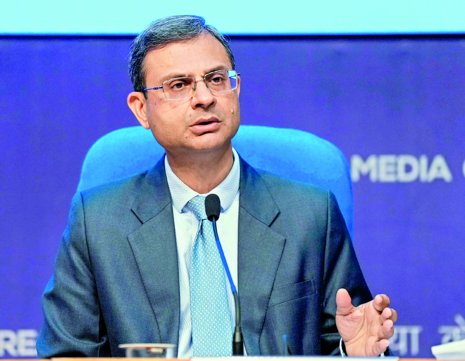 Prospects of economy likely to improve in 2025, says RBI Guv Prospects of economy likely to improve in 2025, says RBI Guv