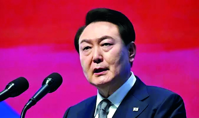 S Korean authorities seek warrant to detain impeached President Yoon