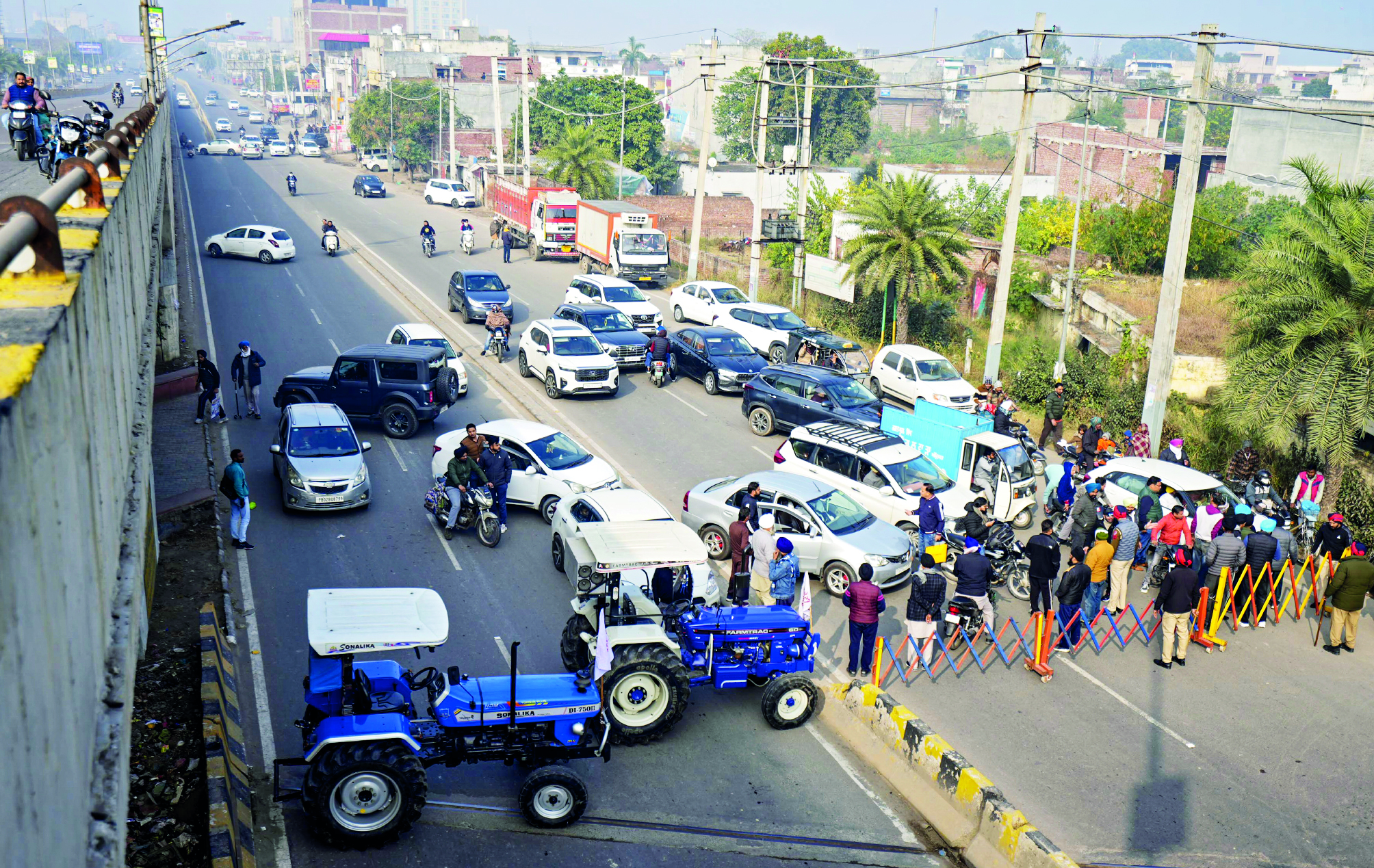 Normal life hit across Punjab due to farmers’ 9-hour bandh Normal life hit across Punjab due to farmers’ 9-hour bandh