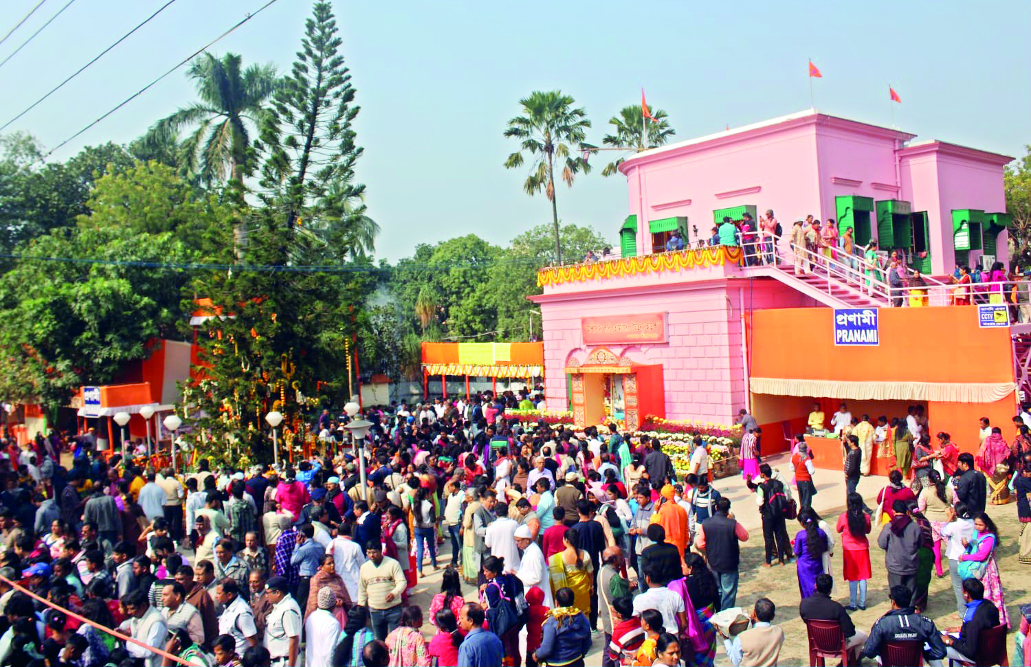 Kalpataru Utsav: Thousands of devotees throng Cossipore Garden House, Dakshineswar Kalpataru Utsav: Thousands of devotees throng Cossipore Garden House, Dakshineswar