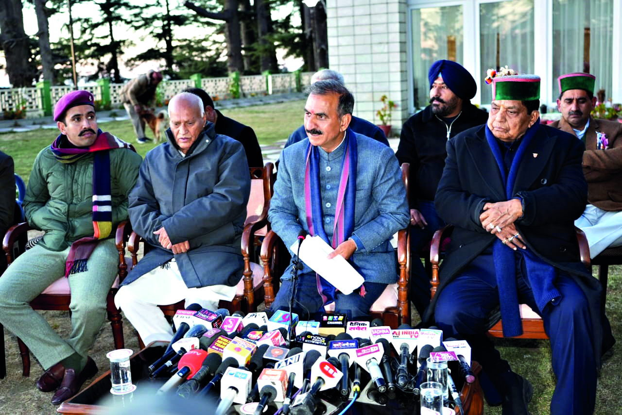 Himachal CM, ministers to give up power subsidy Himachal CM, ministers to give up power subsidy