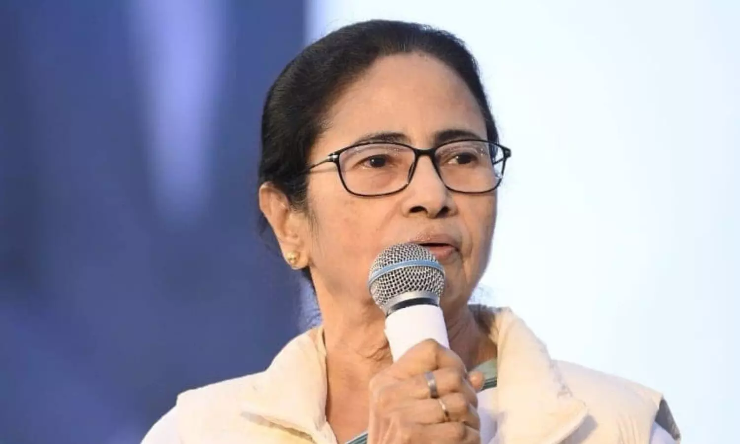Mamata accuses BSF of allowing infiltration to destabilize Bengal; border guards reject claims Mamata accuses BSF of allowing infiltration to destabilize Bengal; border guards reject claims