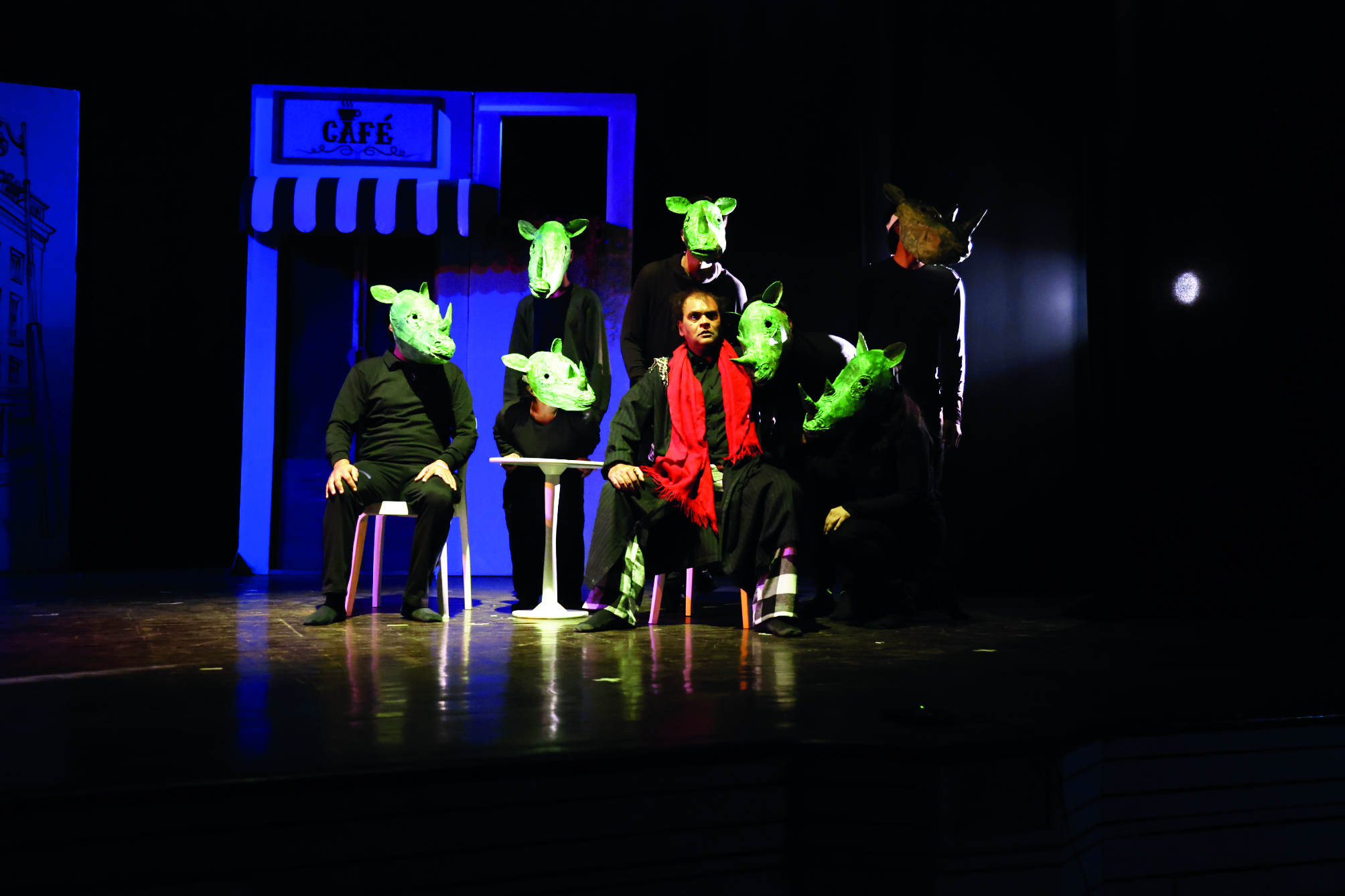 Gainda: Exploring themes of conformity, identity & resistance Gainda: Exploring themes of conformity, identity & resistance